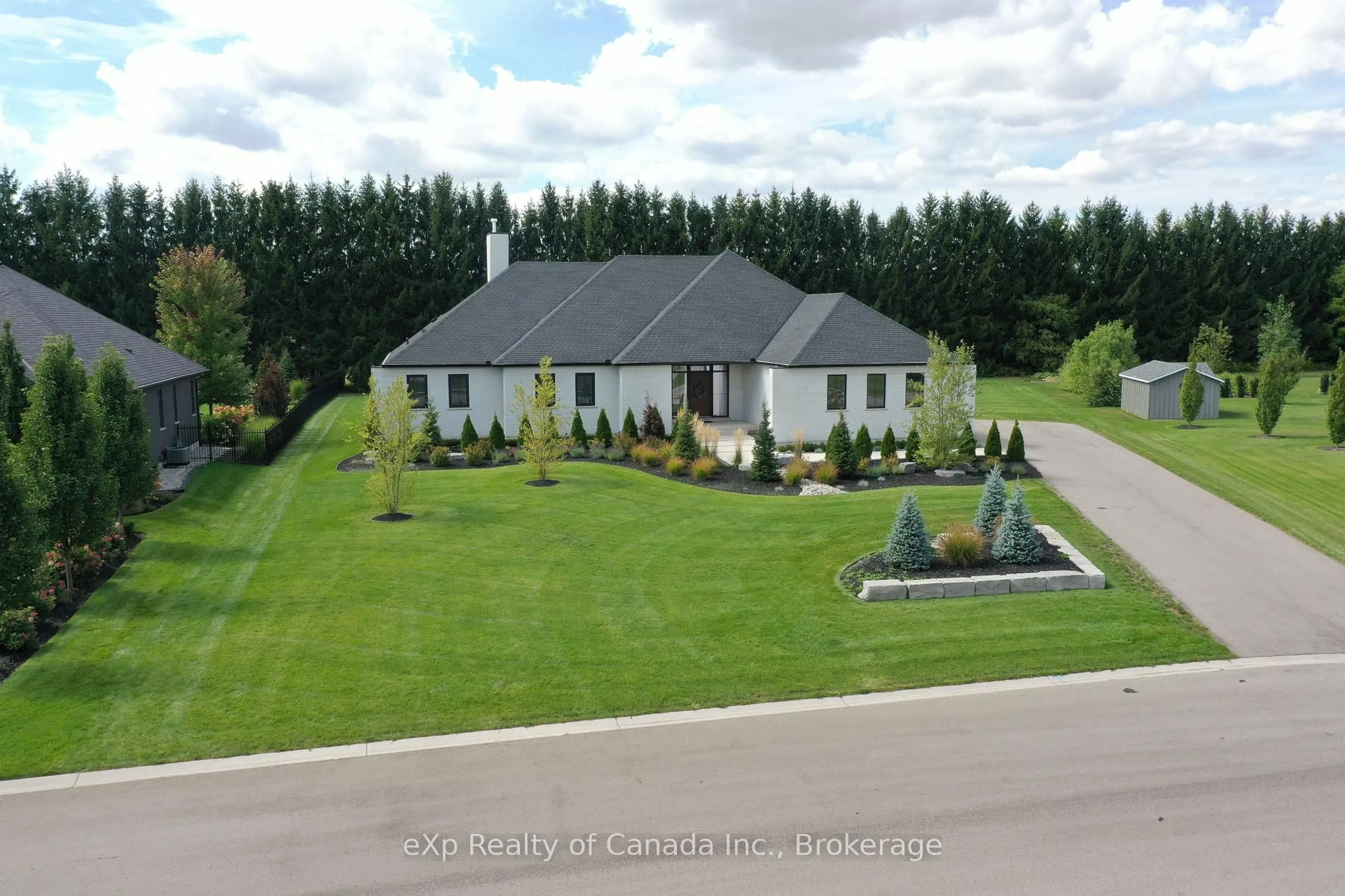 A pic from outside/outdoor area/front of a property/back of a property/a pic from drone, street for 33 August Cres, Norwich Ontario N0J 1R0