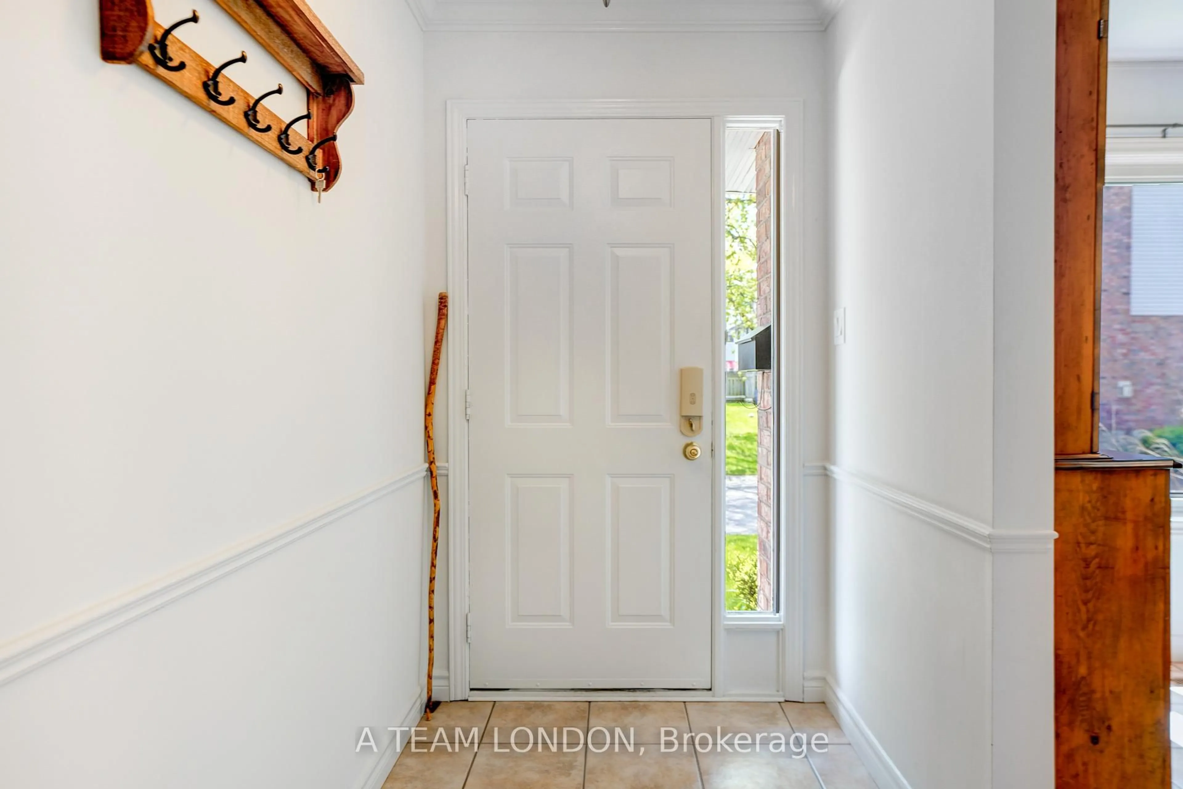 Indoor entryway for 189 Homestead Cres #2, London North Ontario N6C 2J4