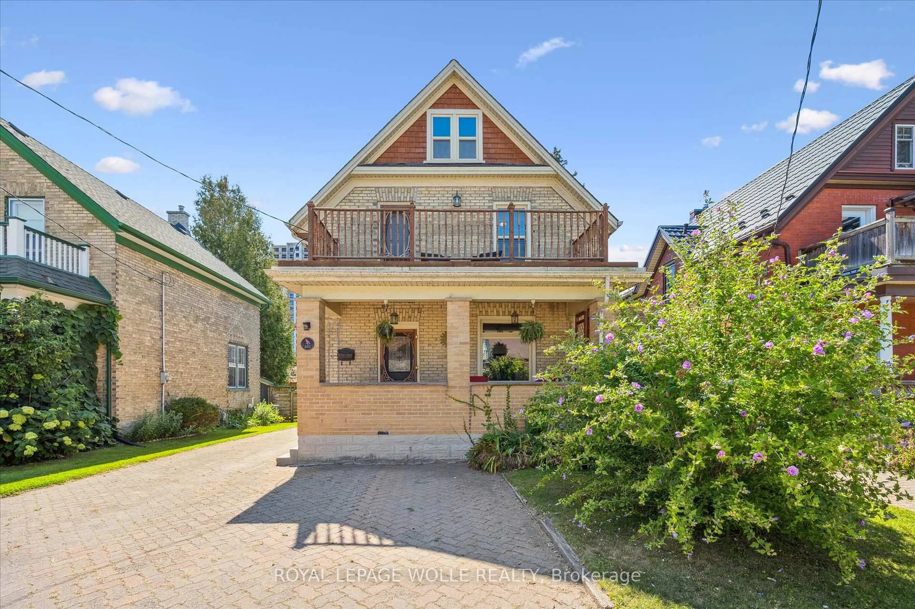 Home with brick exterior material, street for 233 Duke St, Kitchener Ontario N2H 1B2