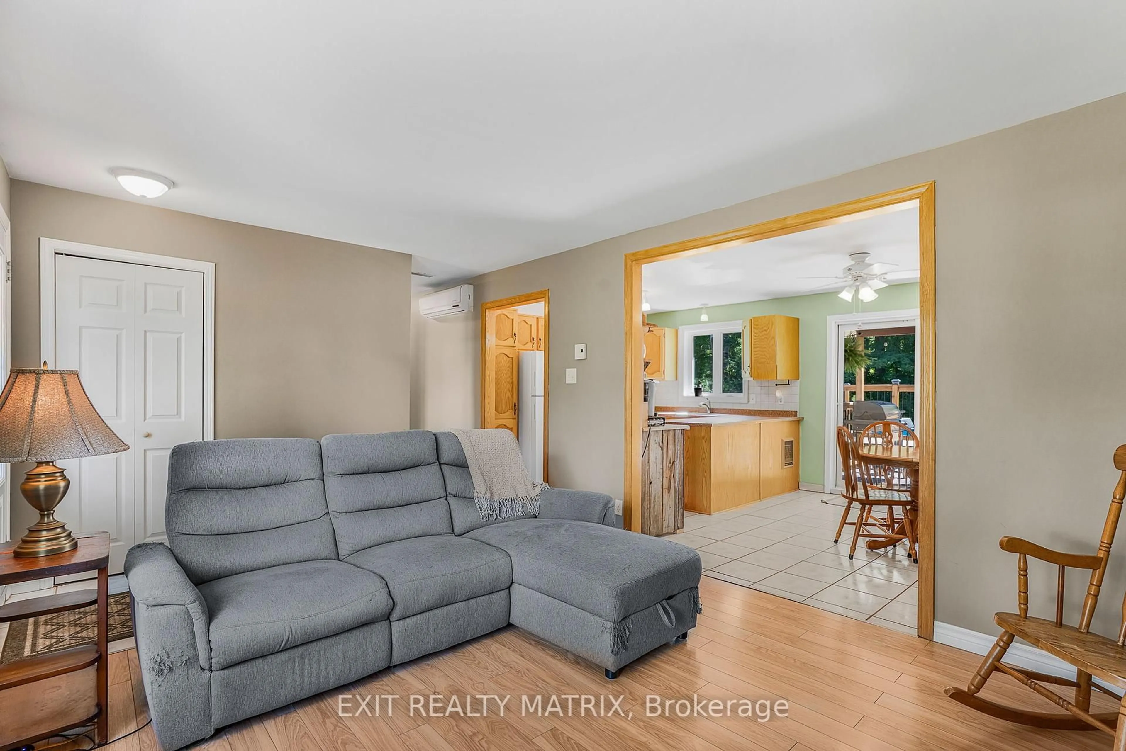 Living room with furniture, unknown for 2896 Front Rd, East Hawkesbury Ontario K6A 2R2