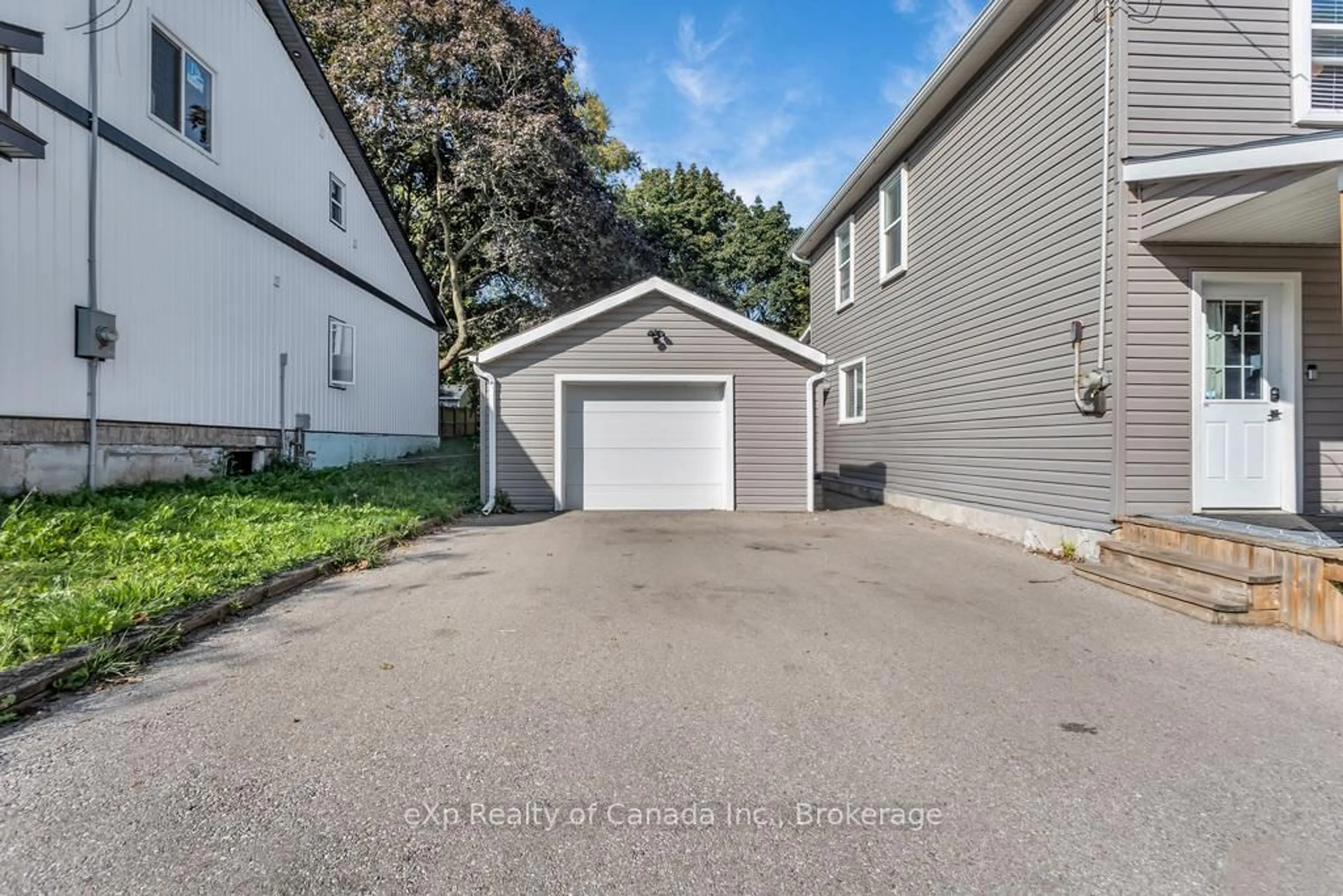 Unknown for 70 Washington St, Norfolk Ontario N0E 1Y0