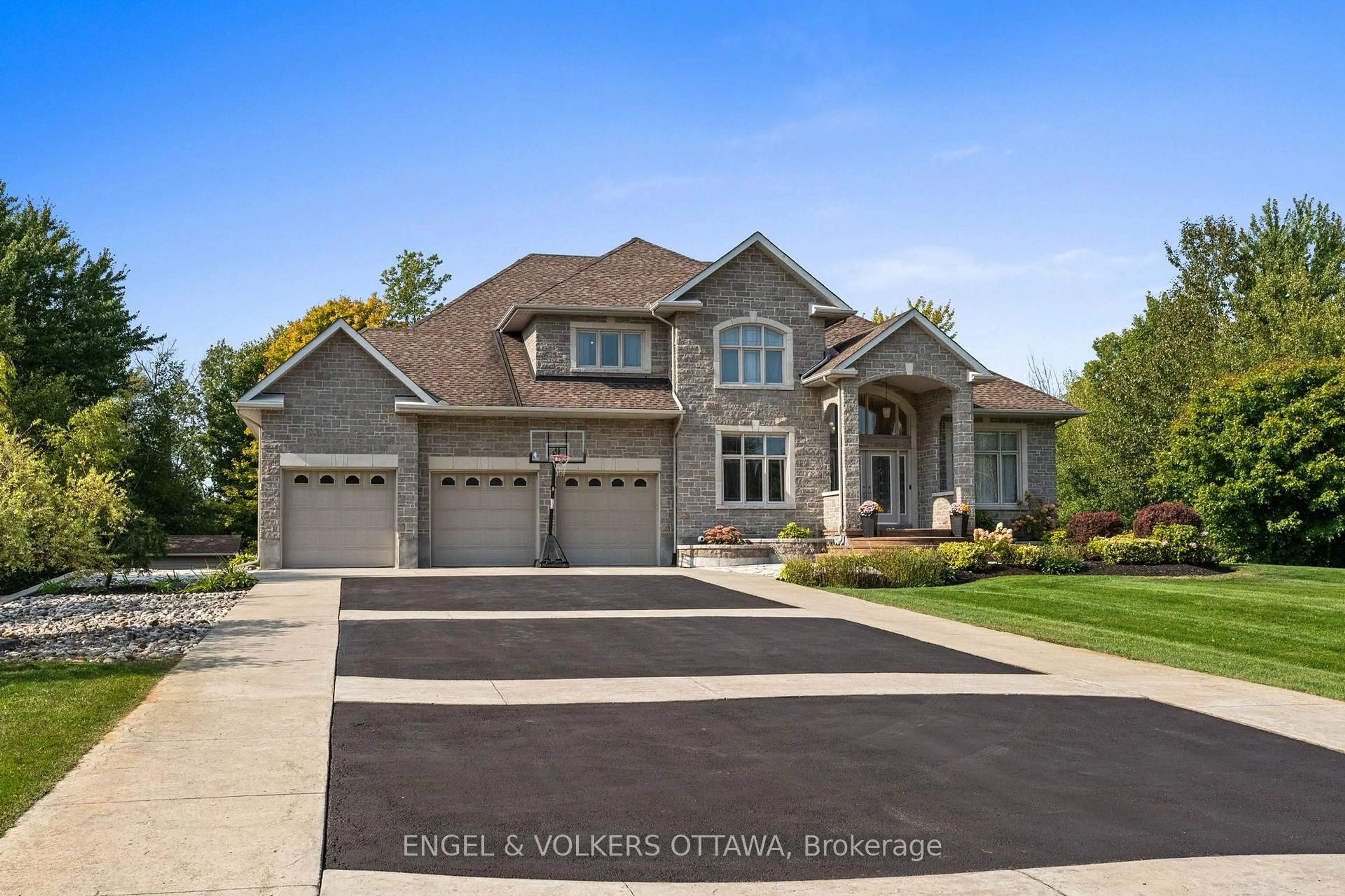 Home with vinyl exterior material, street for 1028 Rick Hansen Cres, Ottawa Ontario K4P 1M4
