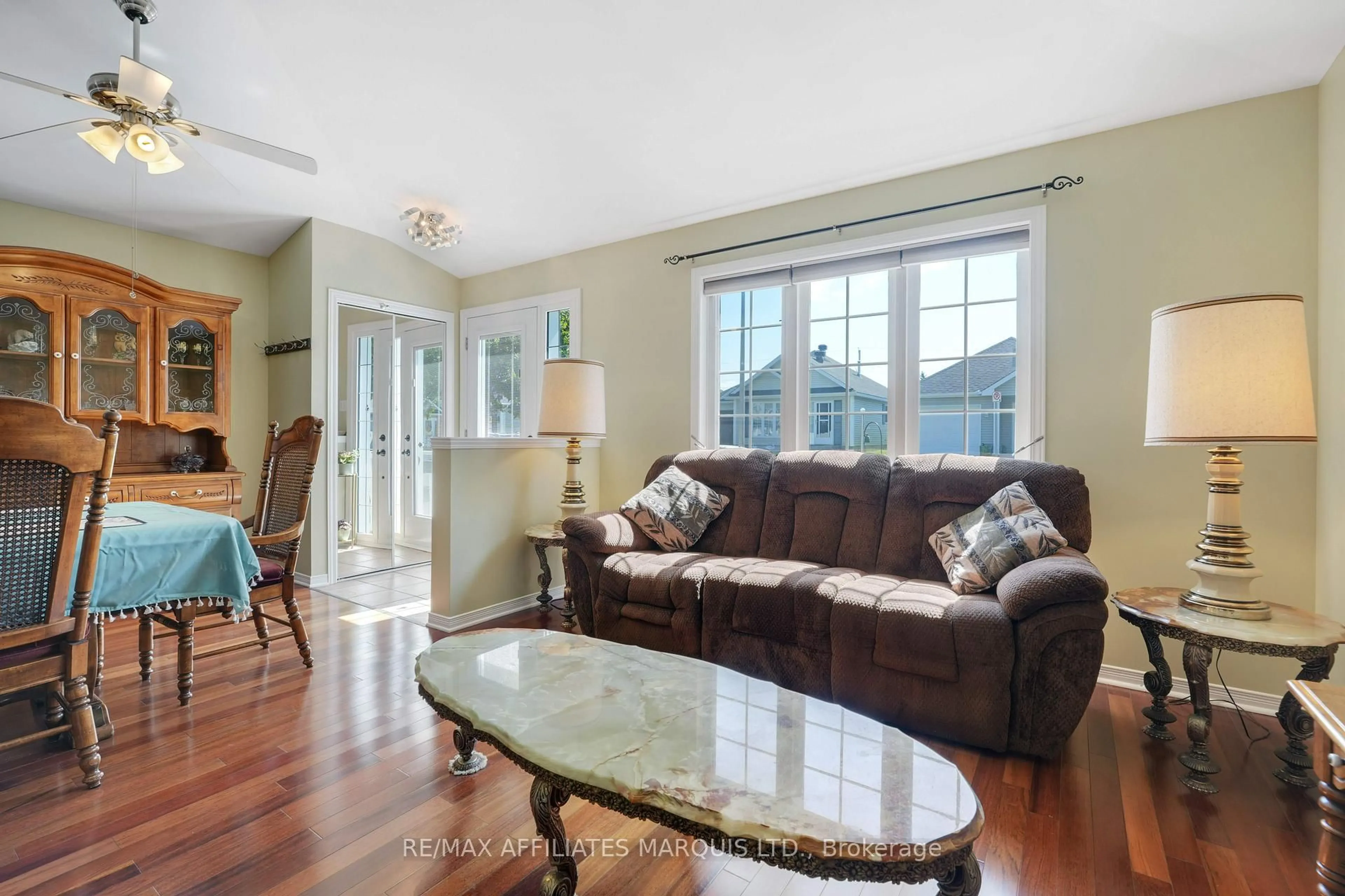 Living room with furniture, unknown for 1518 Frank Crt, Cornwall Ontario K6H 7N7