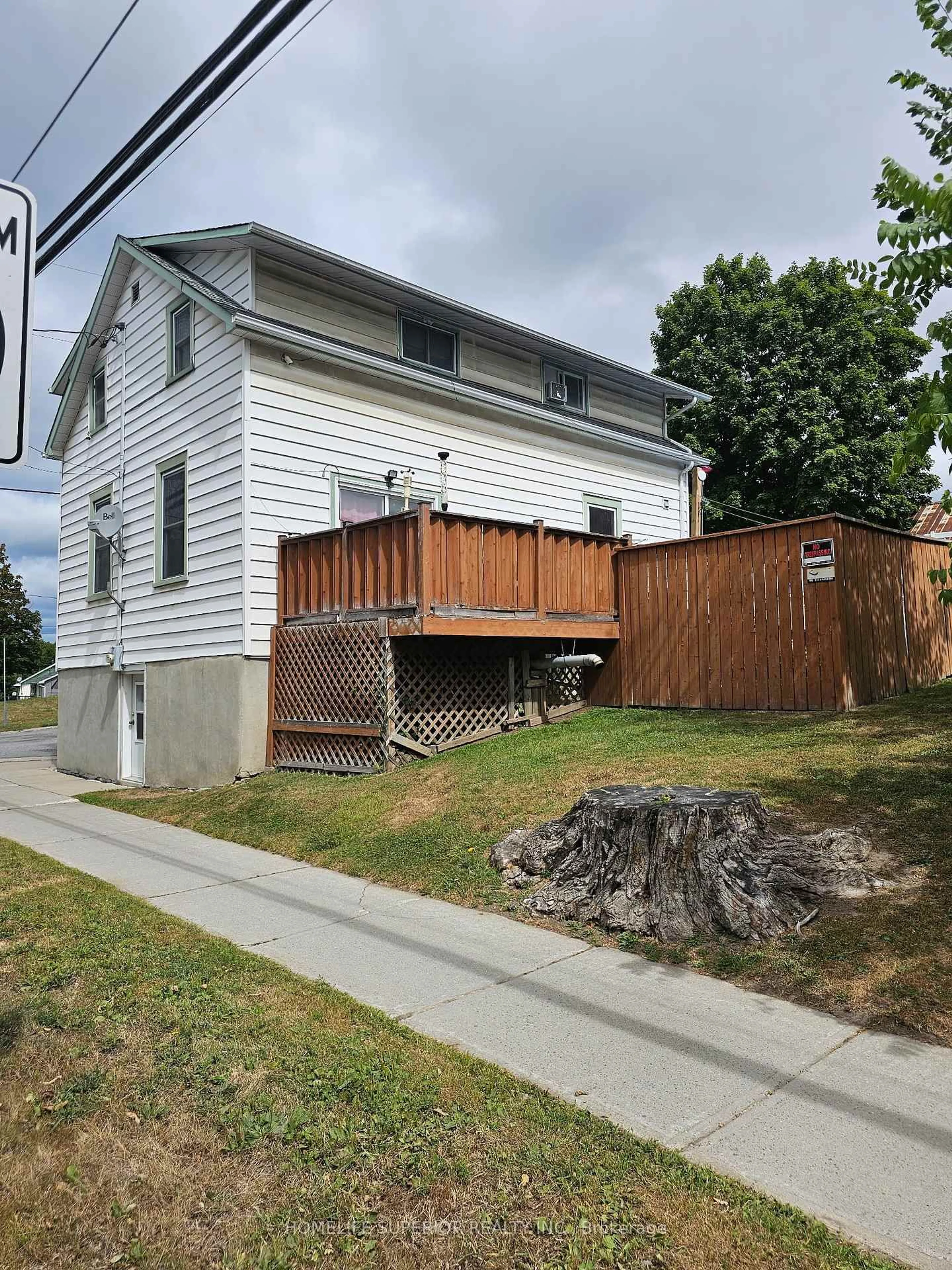 A pic from outside/outdoor area/front of a property/back of a property/a pic from drone, street for 98 Paul Dr, Lanark Ontario K0G 1K0