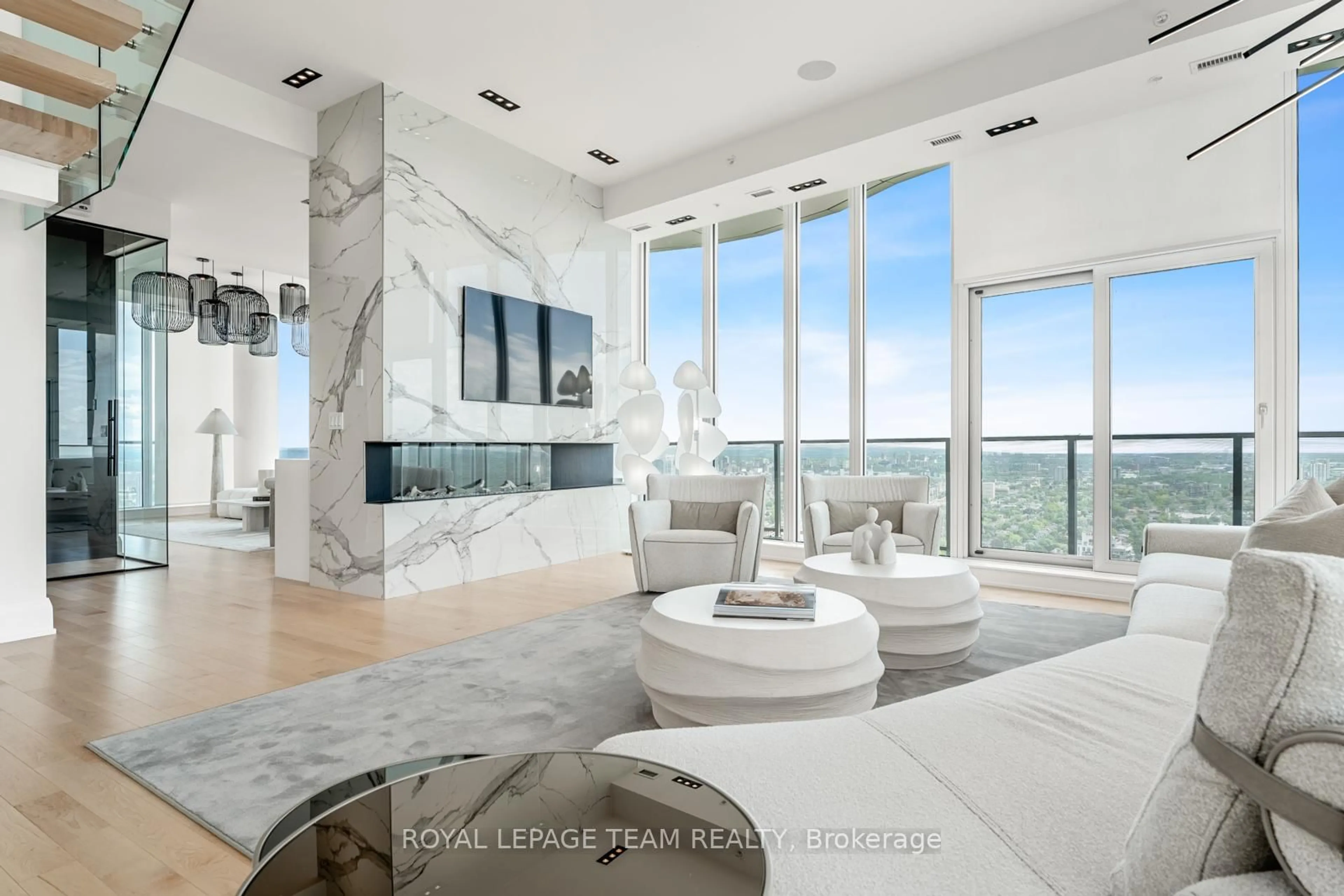 Unknown for 805 Carling Ave #4502, Ottawa Ontario K1S 5W9