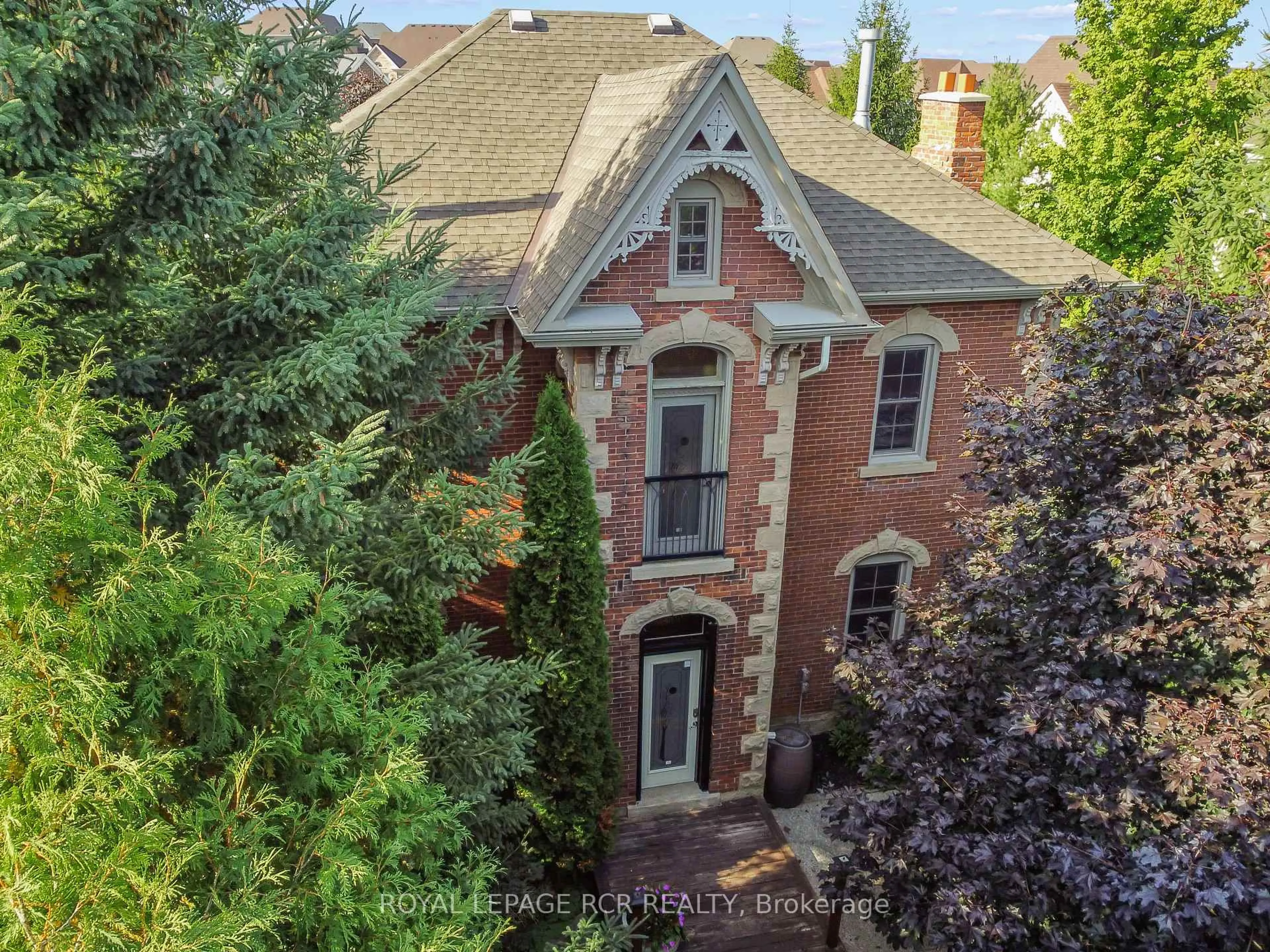 A pic from outside/outdoor area/front of a property/back of a property/a pic from drone, street for 91 French Dr, Mono Ontario L9W 6T2