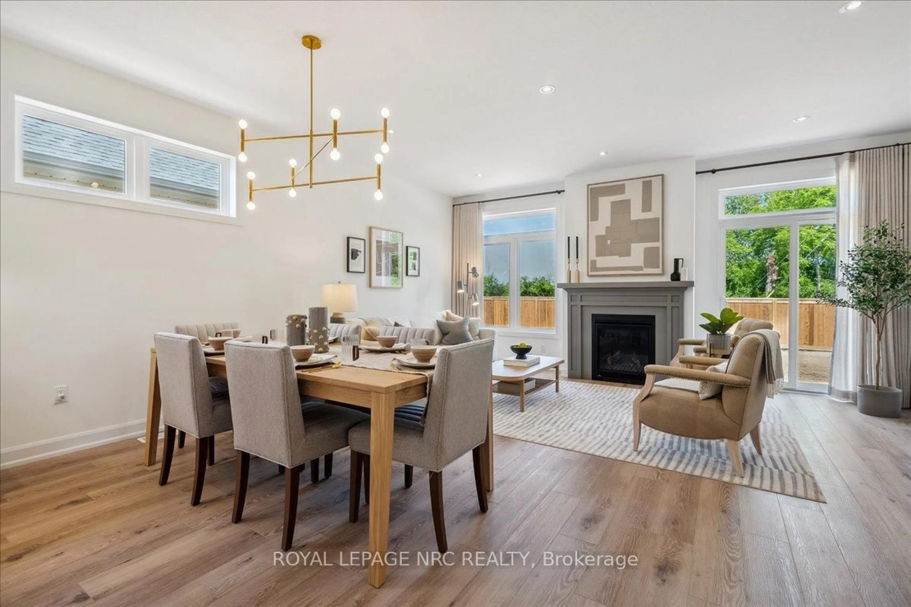 Dining room, wood/laminate floor for 88 SCHOOLEY Rd, Fort Erie Ontario L0S 1B0