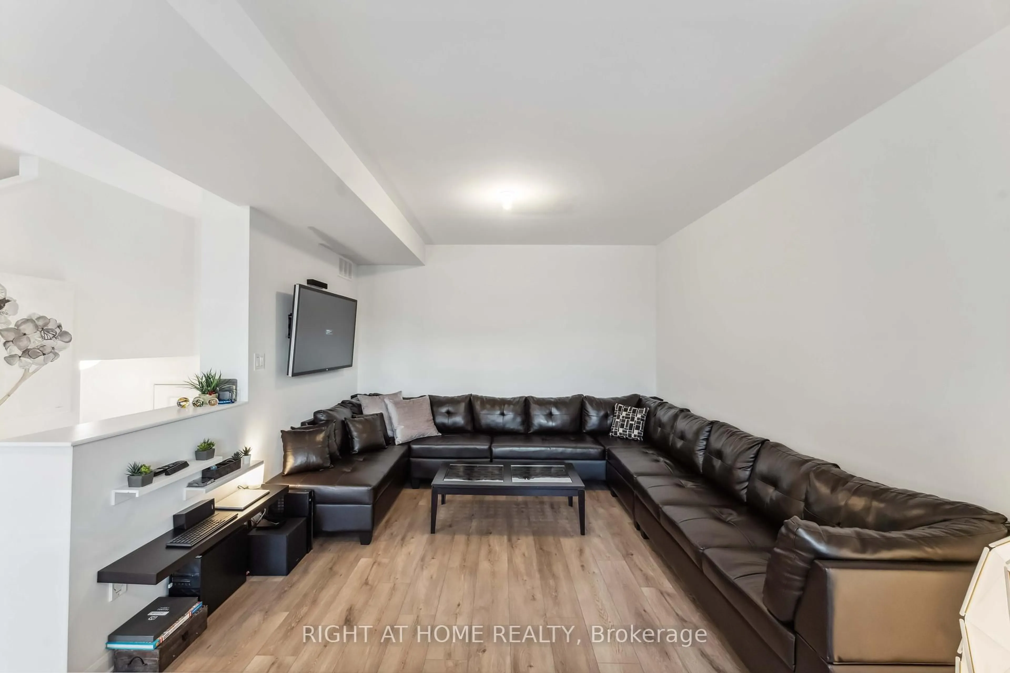 Unknown for 167 Attwell Private, Ottawa Ontario K2K 0P6