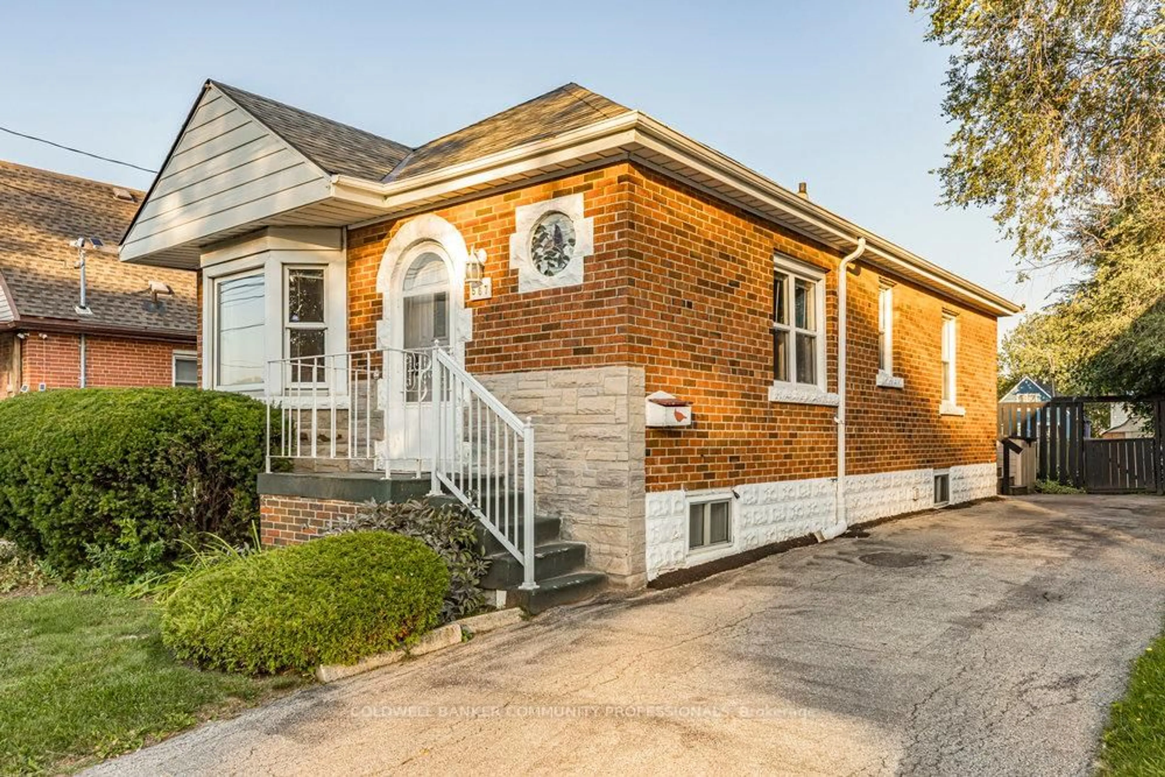Home with brick exterior material, street for 567 Upper Sherman Ave, Hamilton Ontario L8V 3L9