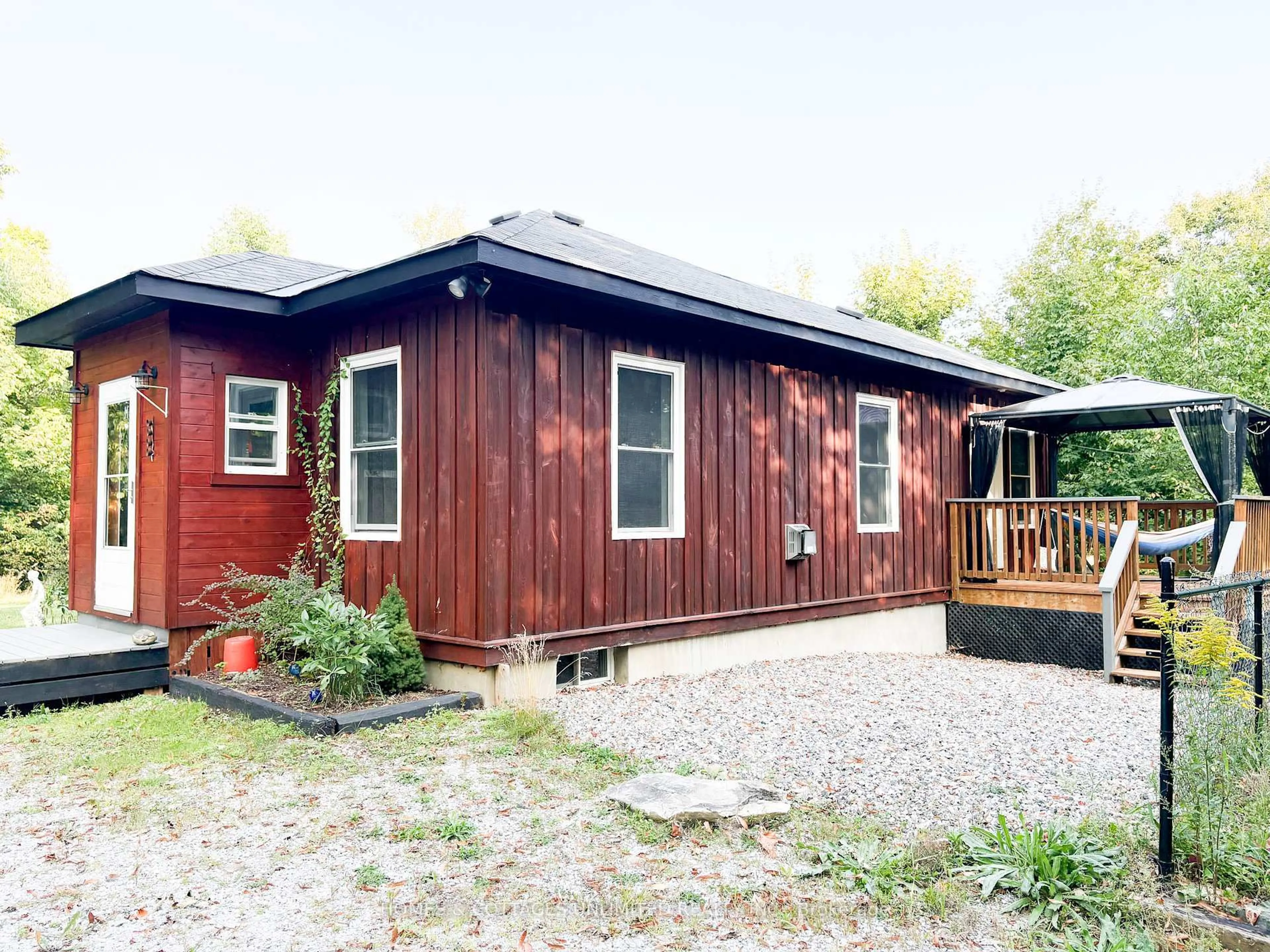 Unknown for 1037A PALMERSTON Cres, Snow Road Station Ontario K0H 2R0