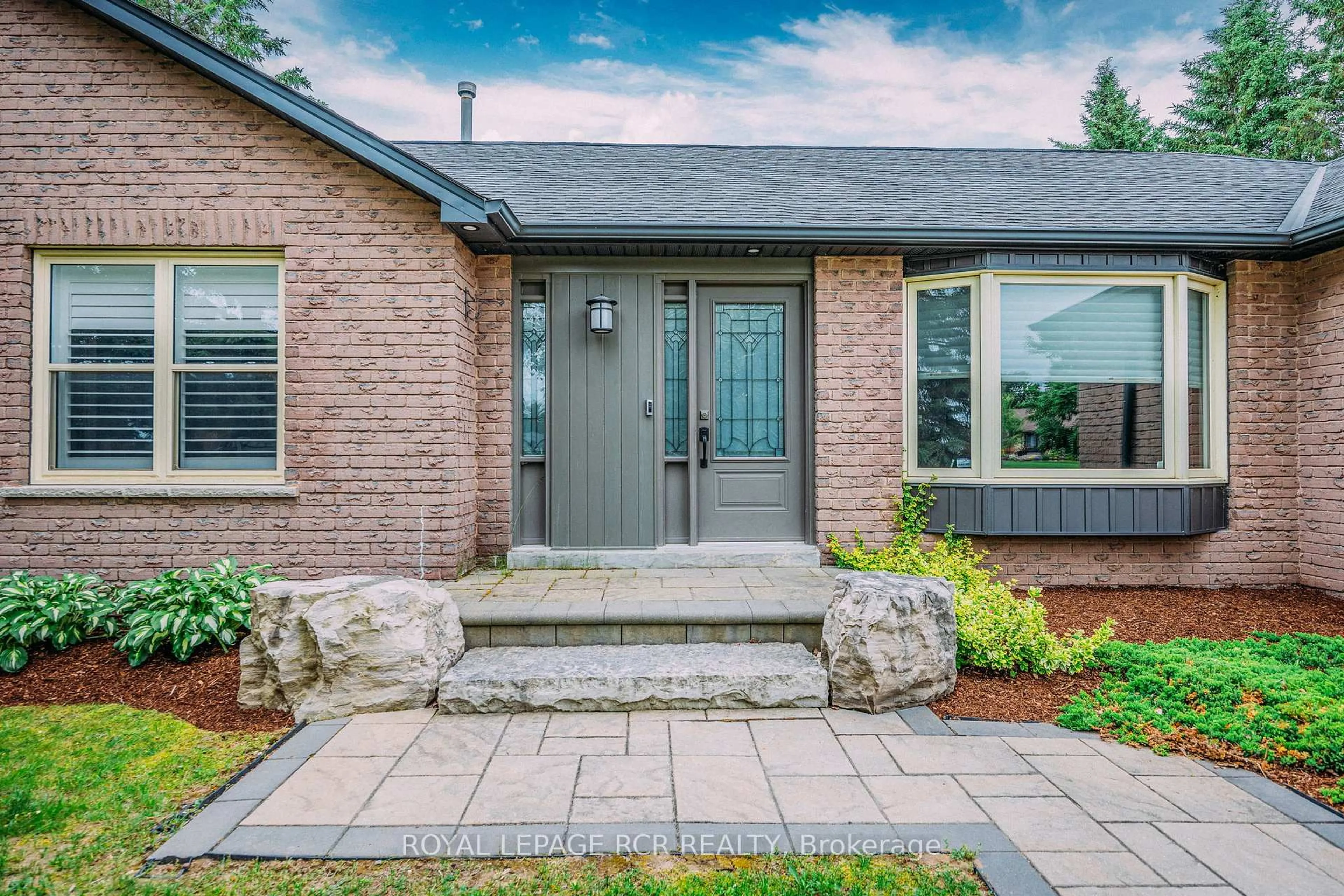 Home with brick exterior material, street for 35 Hawthorne Rd, Mono Ontario L9W 6G6