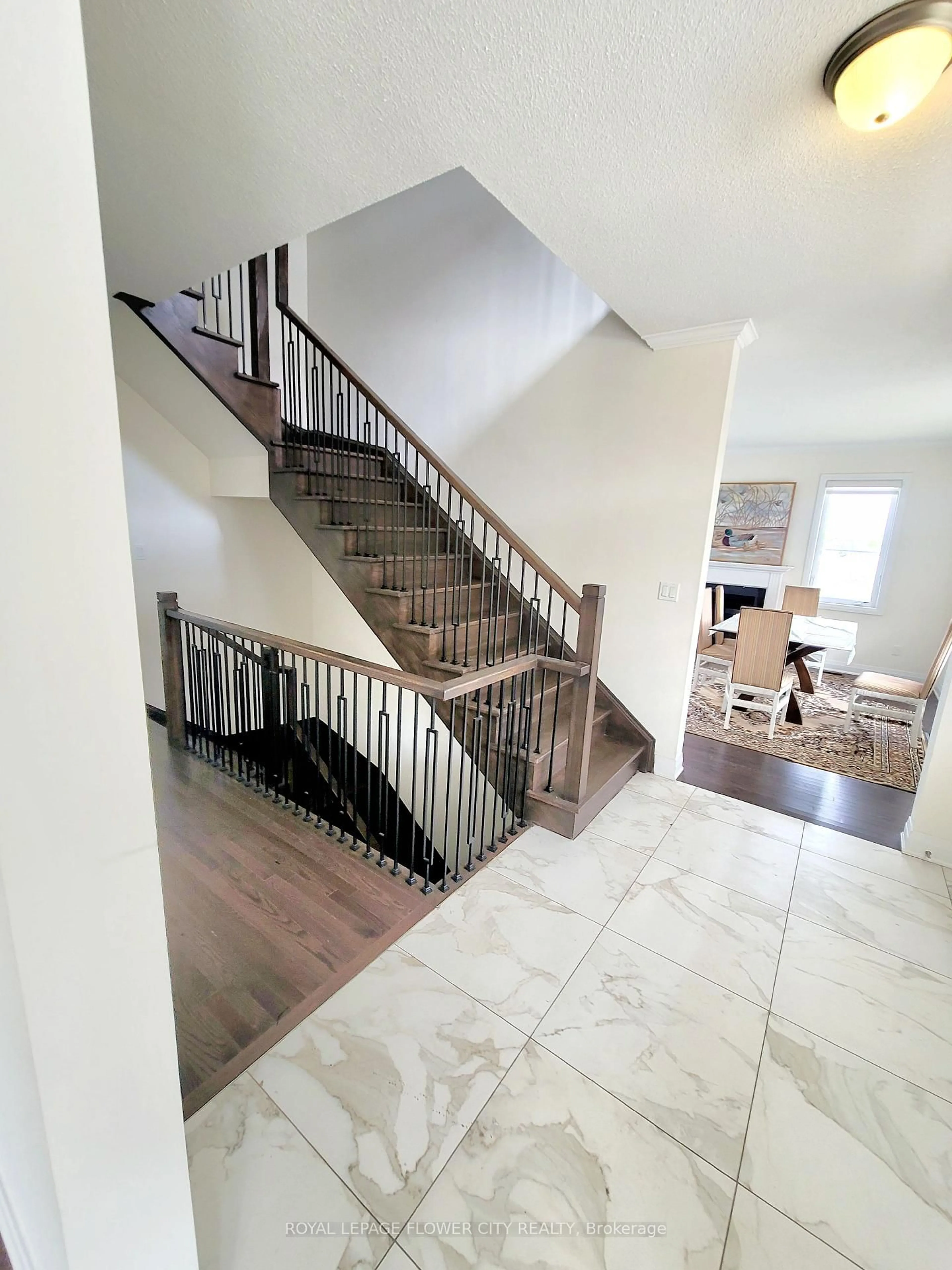 Stairs for 5 Oriole Cres, Port Colborne Ontario L3K 6E2