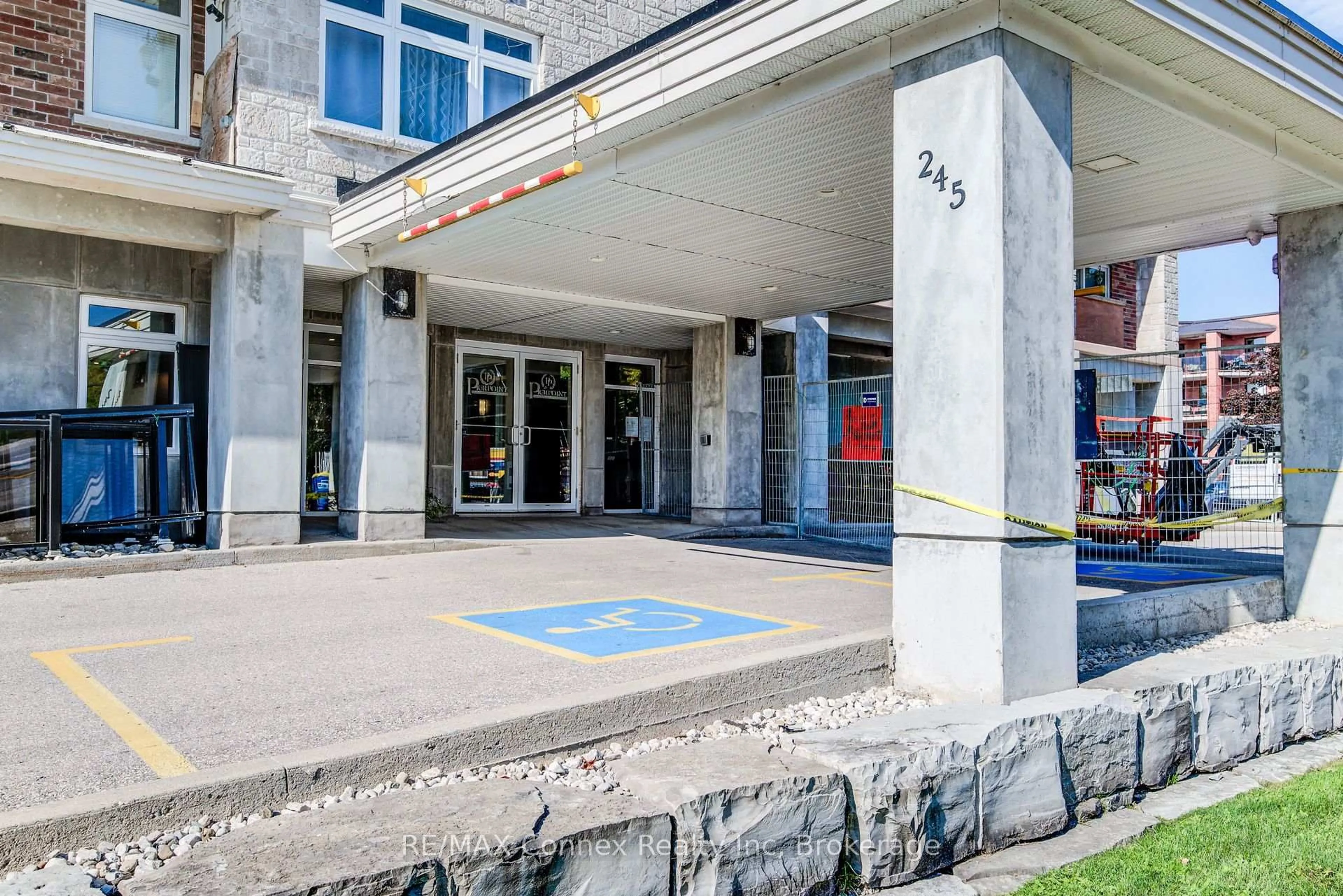 Unknown for 245 Scotland St #214, Centre Wellington Ontario N1M 0B5