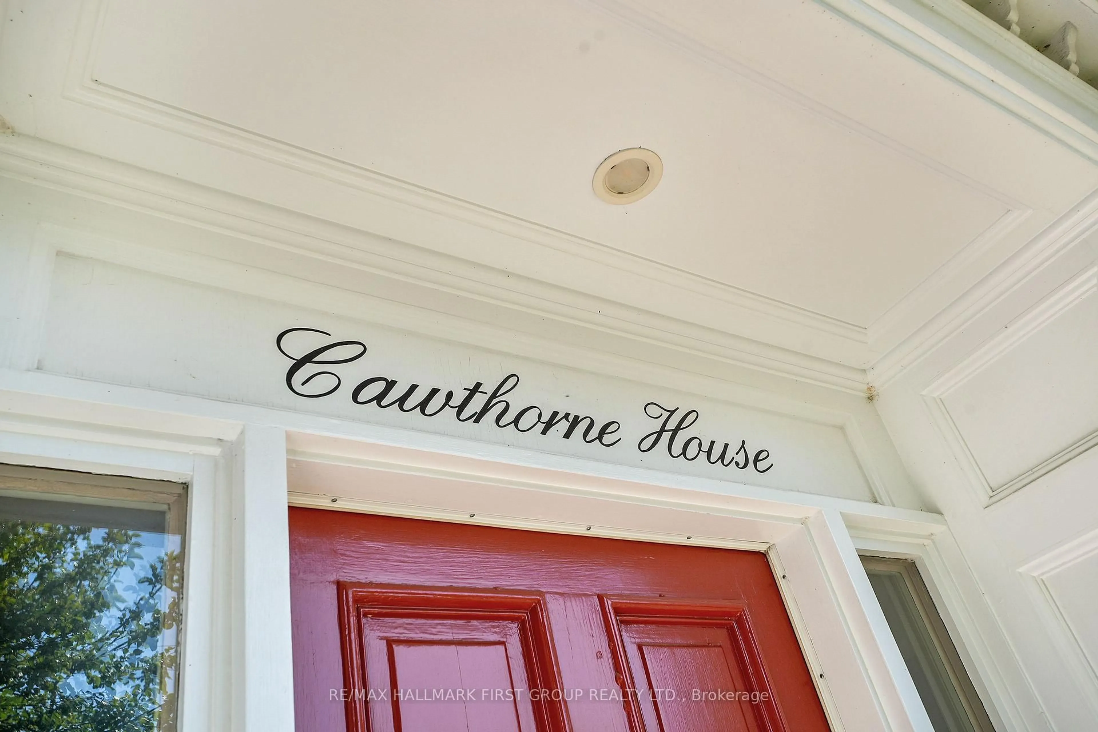 Indoor entryway for 64 Augusta St, Port Hope Ontario L1A 1G9