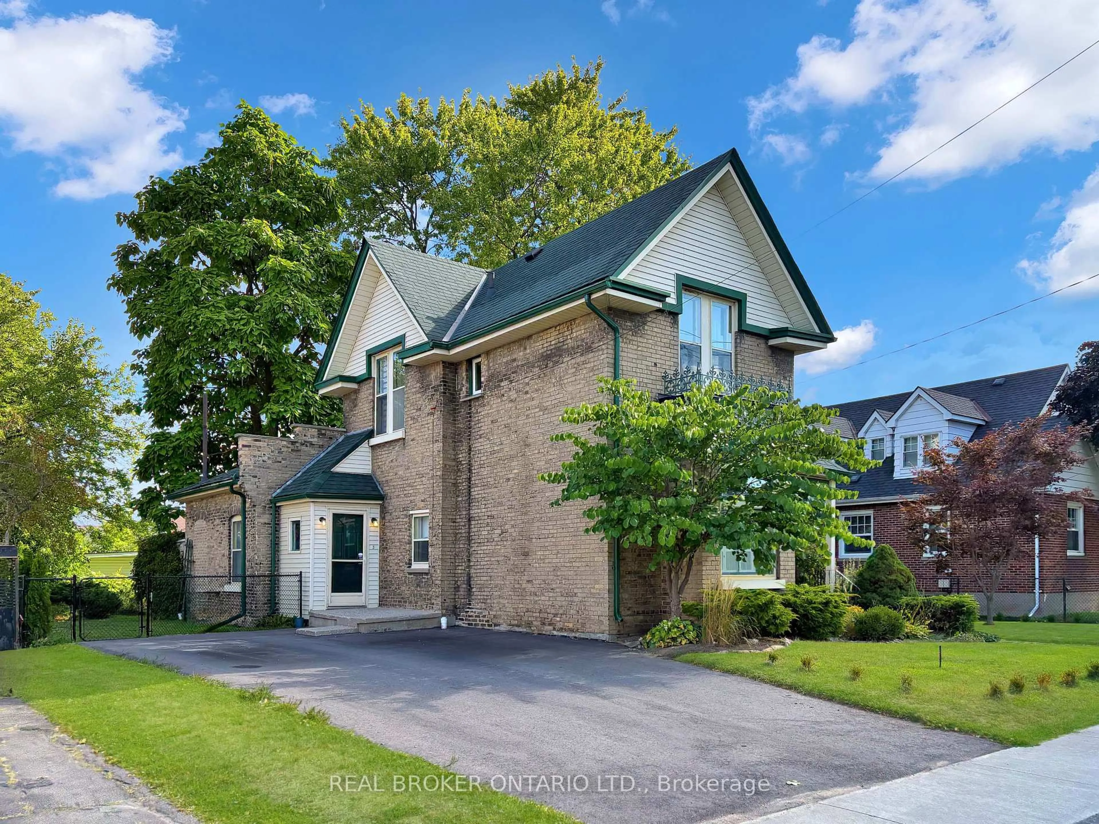 Home with brick exterior material, street for 131 Terrace Hill St, Brantford Ontario N3R 1G5