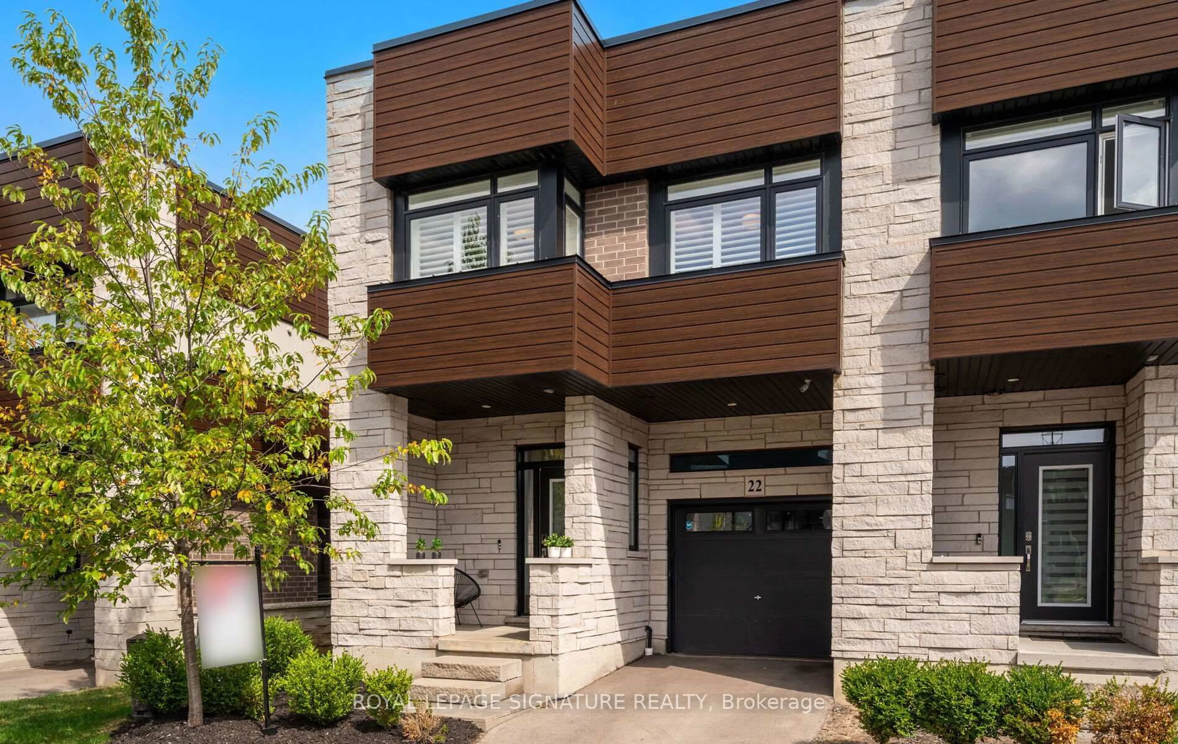 Home with brick exterior material, street for 35 Midhurst Hts #22, Hamilton Ontario L8J 0K9