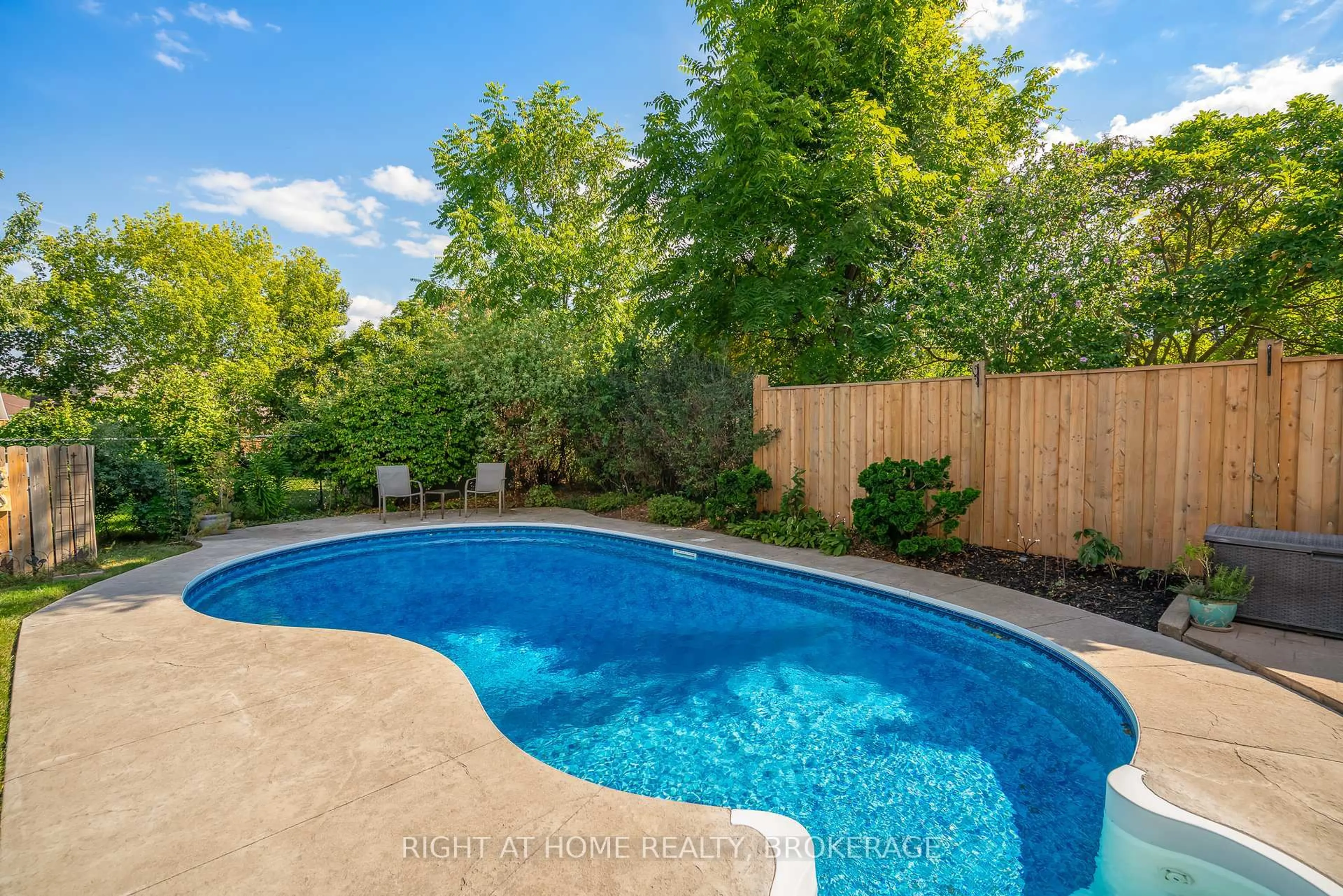 Pool for 11 N Service Rd, Grimsby Ontario L3M 4M4
