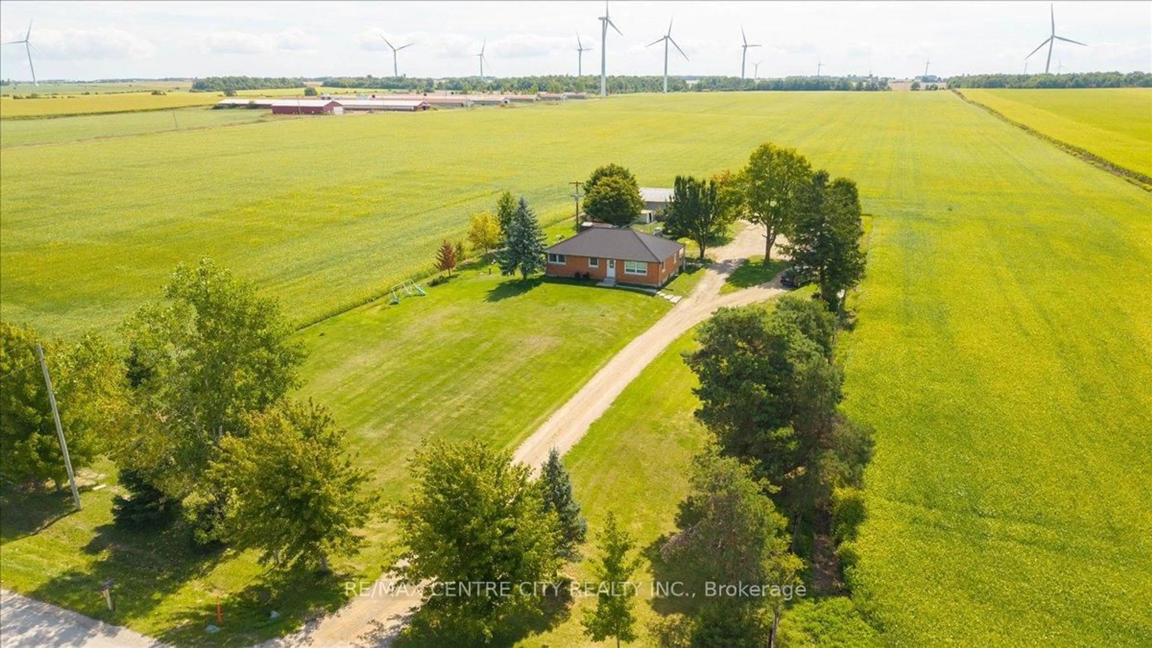A pic from outside/outdoor area/front of a property/back of a property/a pic from drone, unknown for 2875 Cuddy Dr, Adelaide Metcalfe Ontario N7G 3H6