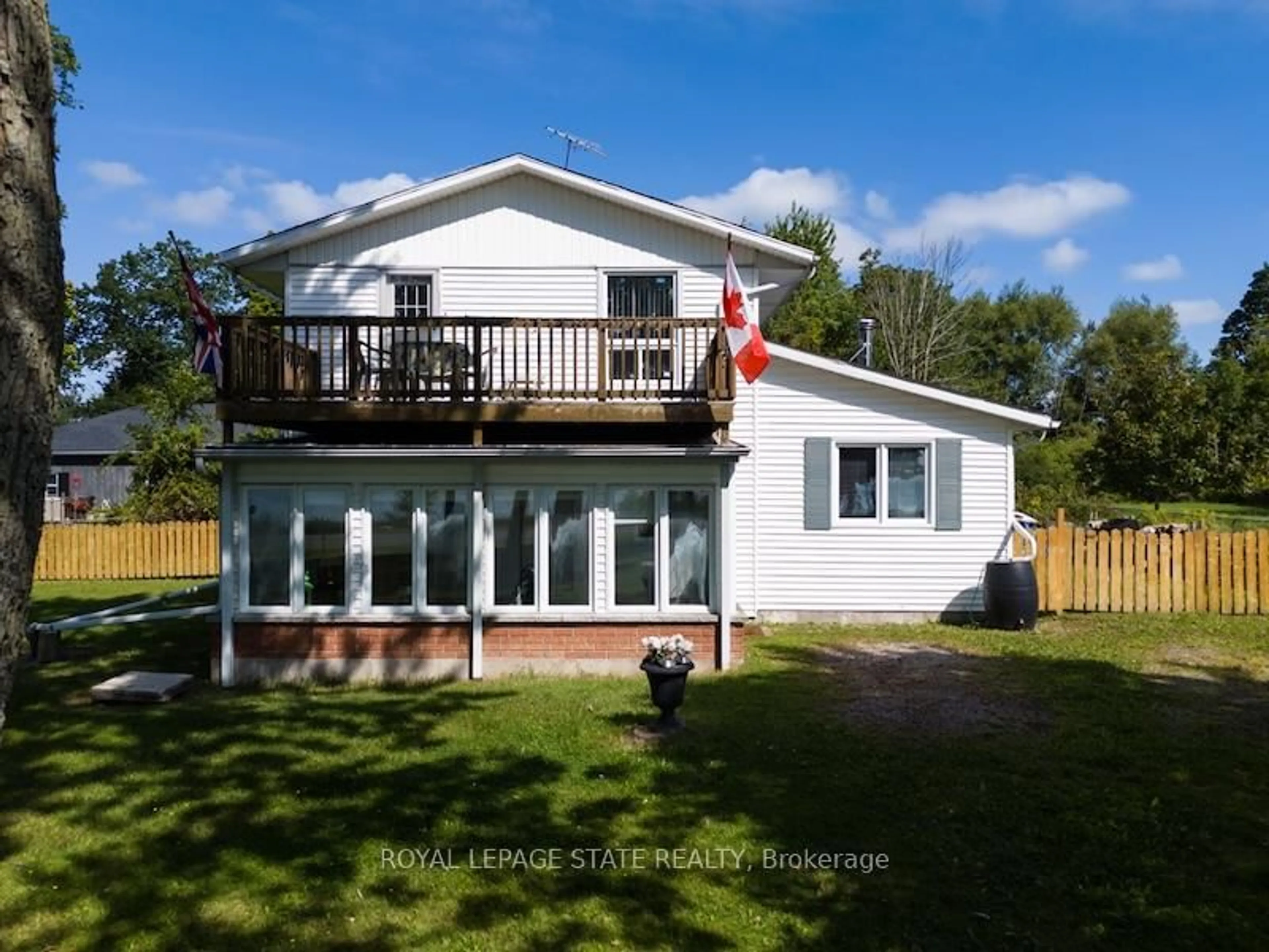 A pic from outside/outdoor area/front of a property/back of a property/a pic from drone, unknown for 2431 Lakeshore Rd, Haldimand Ontario N1A 2W8