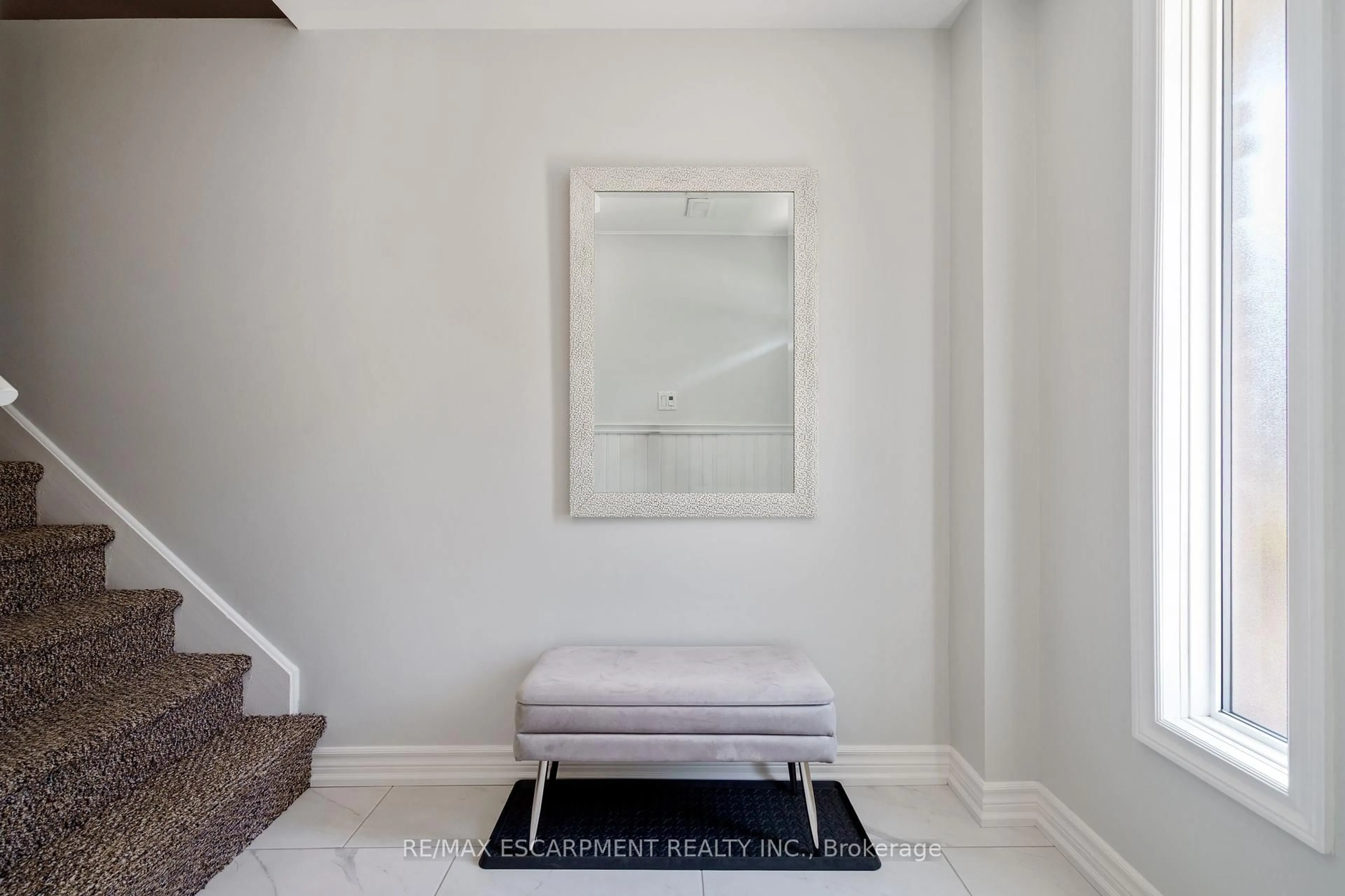 Indoor entryway for 145 Rice Ave #22, Hamilton Ontario L9C 6R3