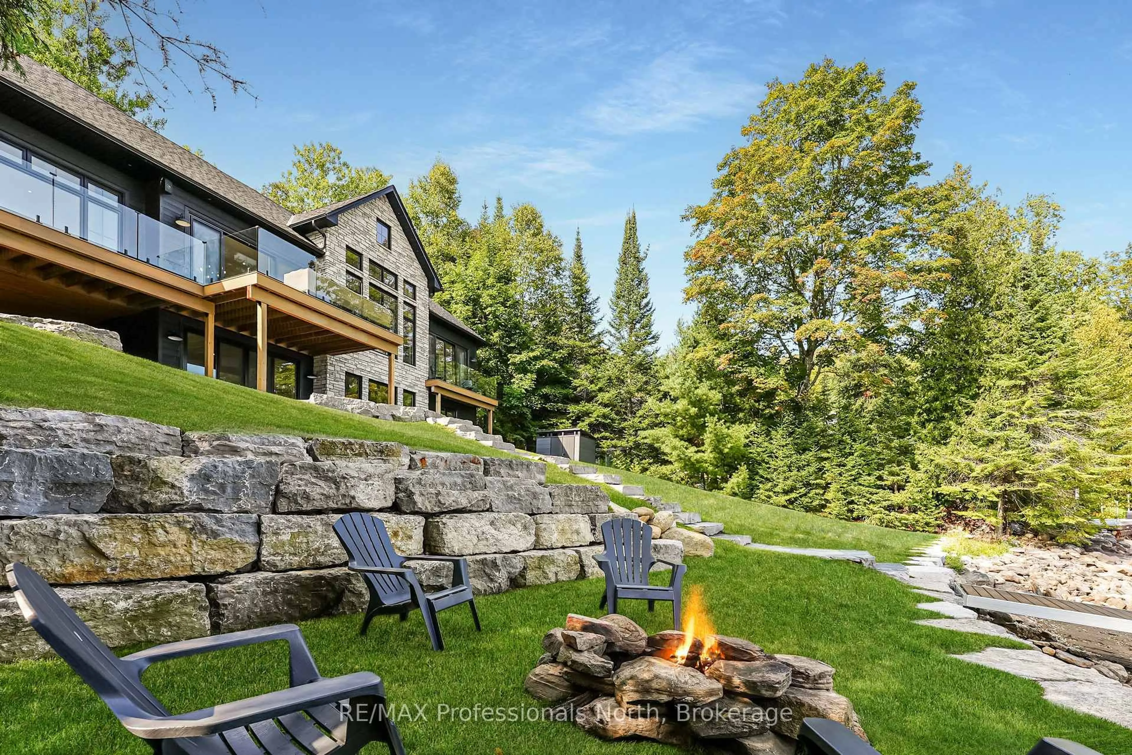 Patio, water/lake/river/ocean view for 1015 Treasure Dr, Dysart et al Ontario K0M 1S0