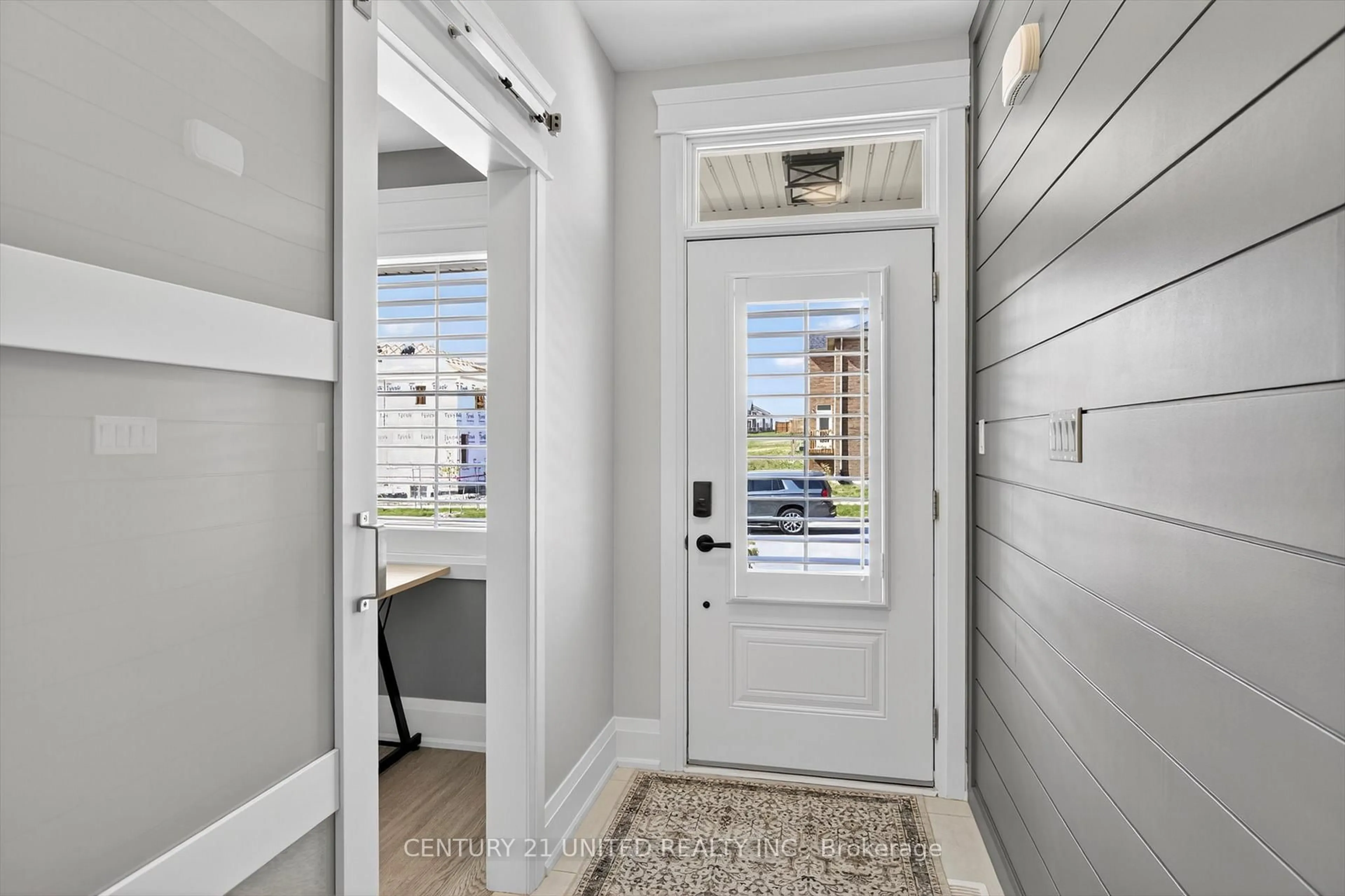 Indoor entryway for 58 York Dr, Peterborough Ontario K9K 0H8