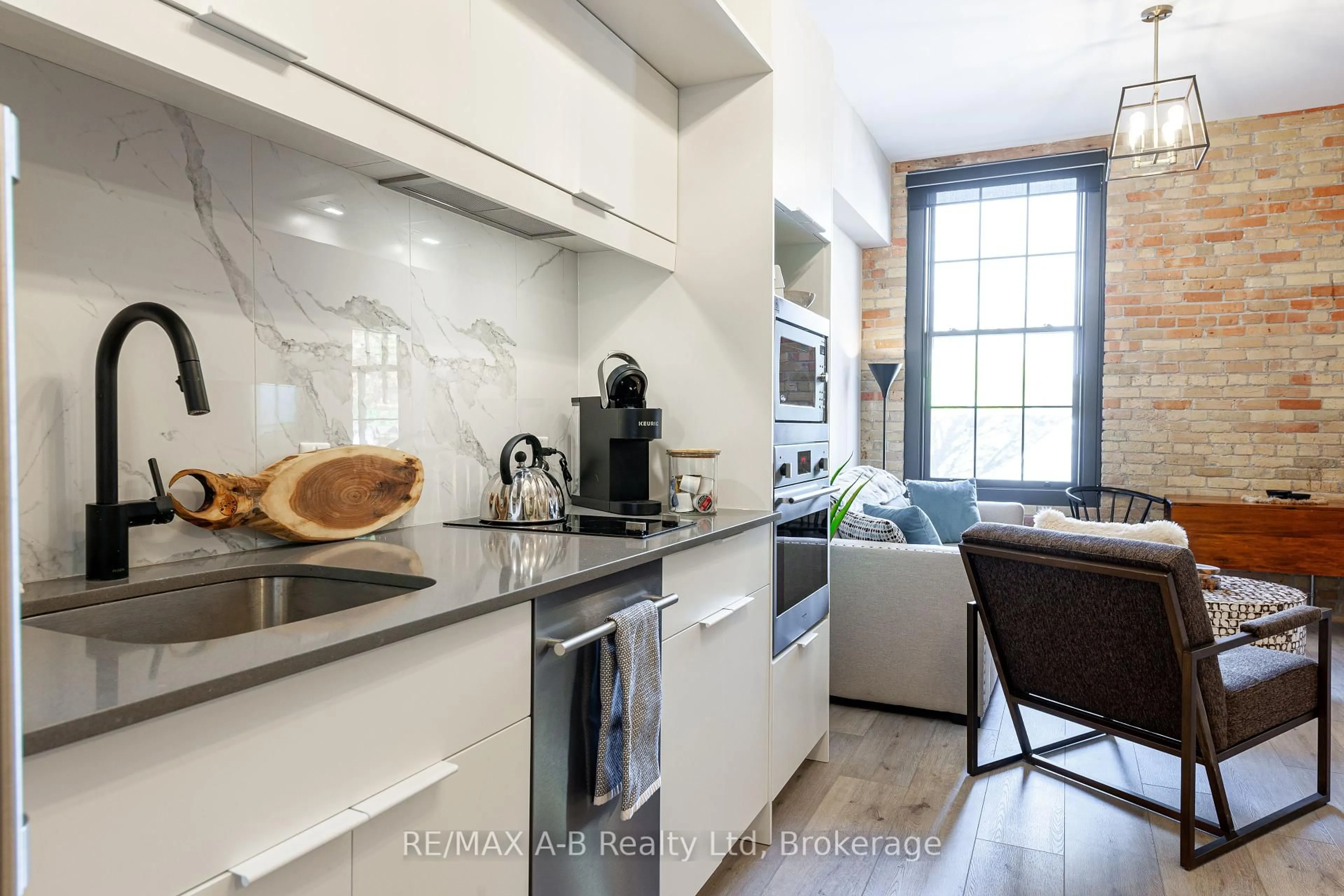 Unknown for 245 Downie St #311, Stratford Ontario N5A 1X2