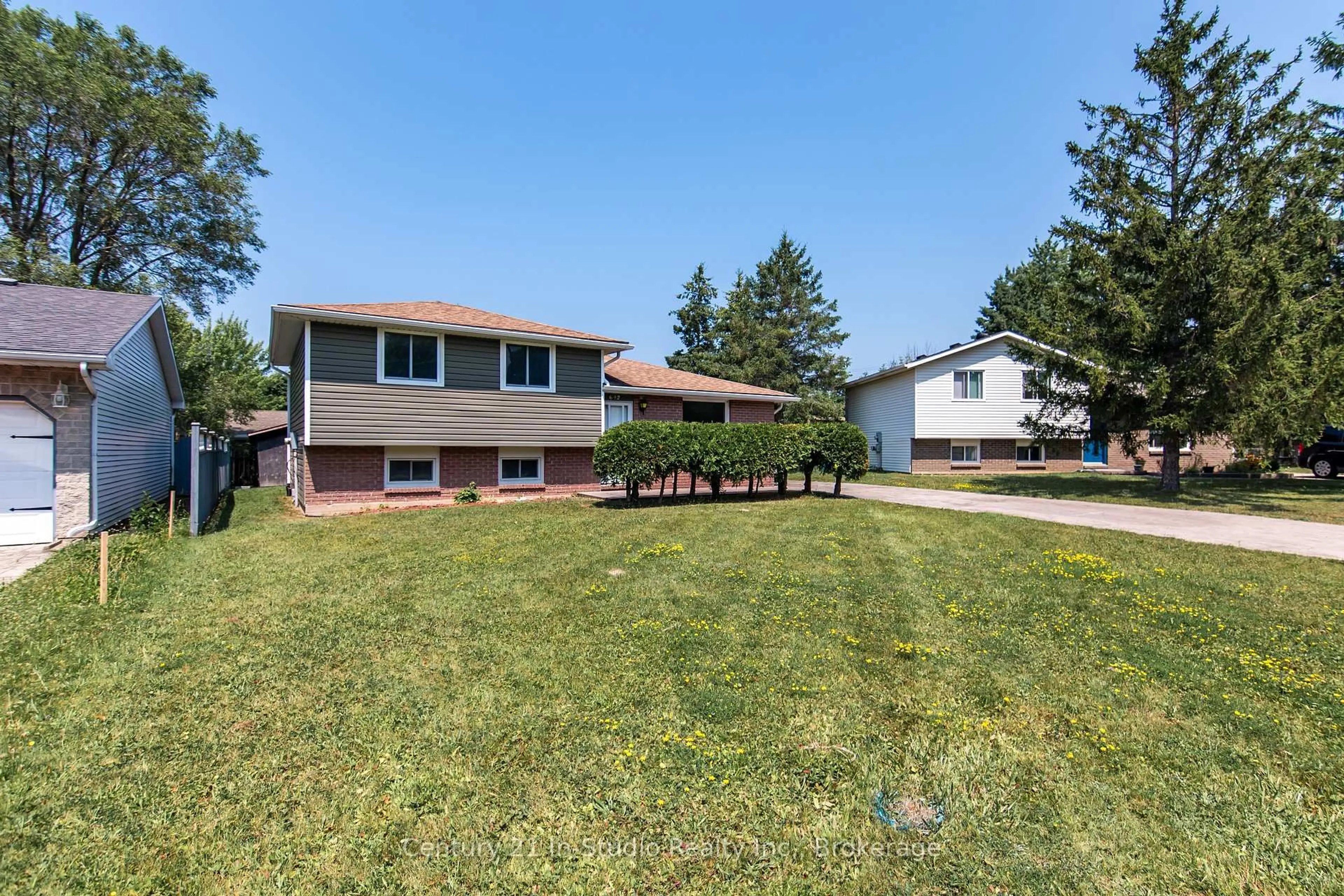 Unknown for 692 Johnston Cres, Kincardine Ontario N2Z 1S4