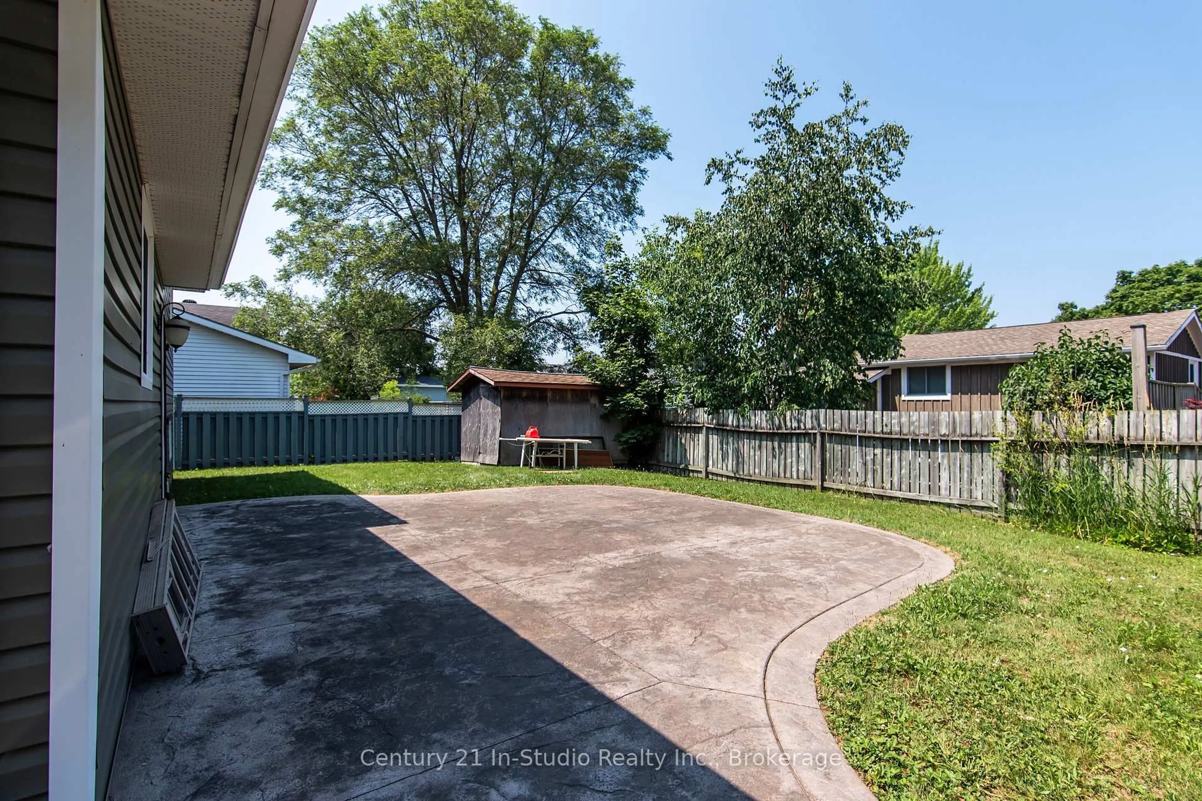 A pic from outside/outdoor area/front of a property/back of a property/a pic from drone, street for 692 Johnston Cres, Kincardine Ontario N2Z 1S4