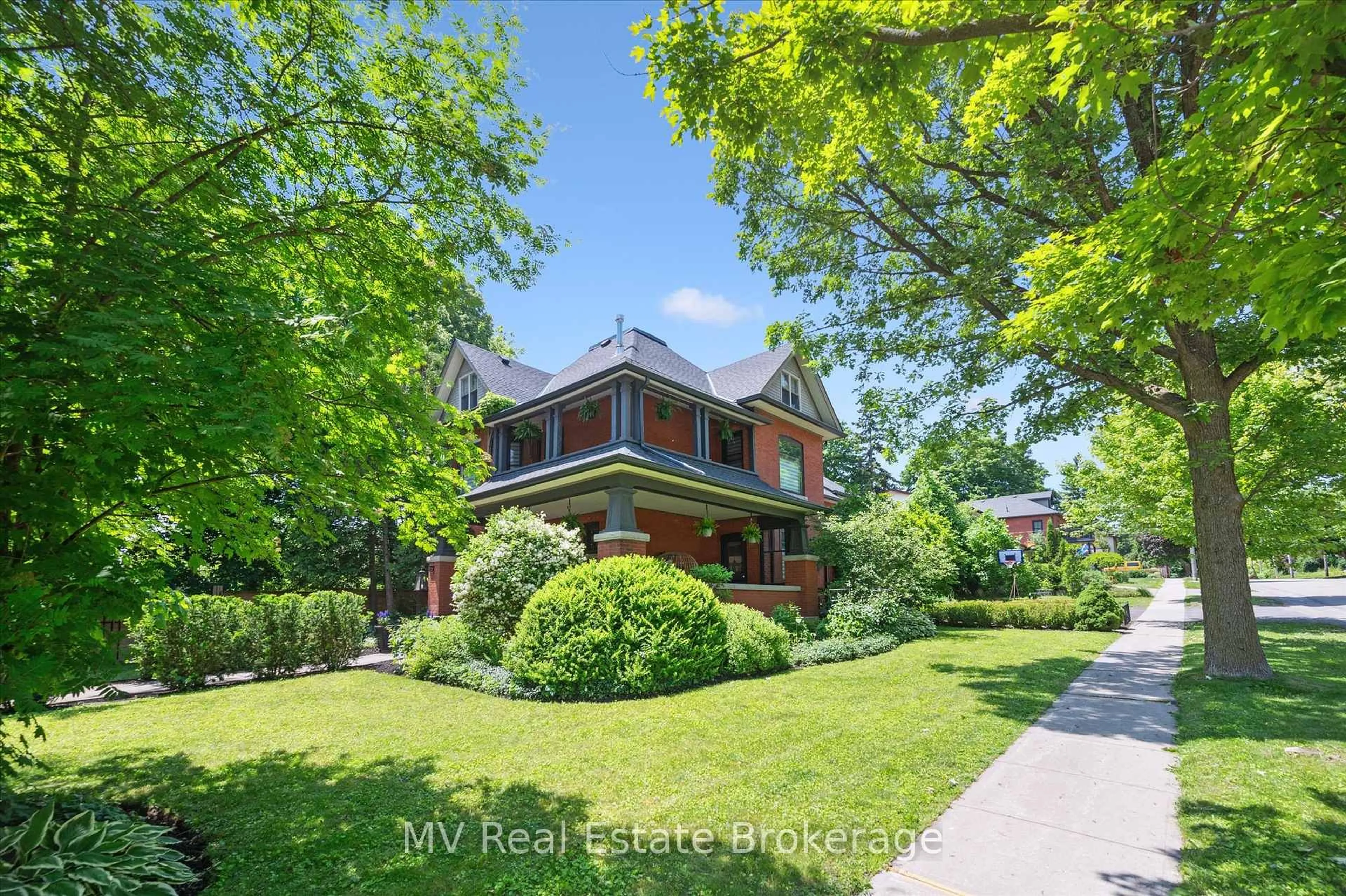 A pic from outside/outdoor area/front of a property/back of a property/a pic from drone, street for 94 Colborne St, Centre Wellington Ontario N0B 1S0