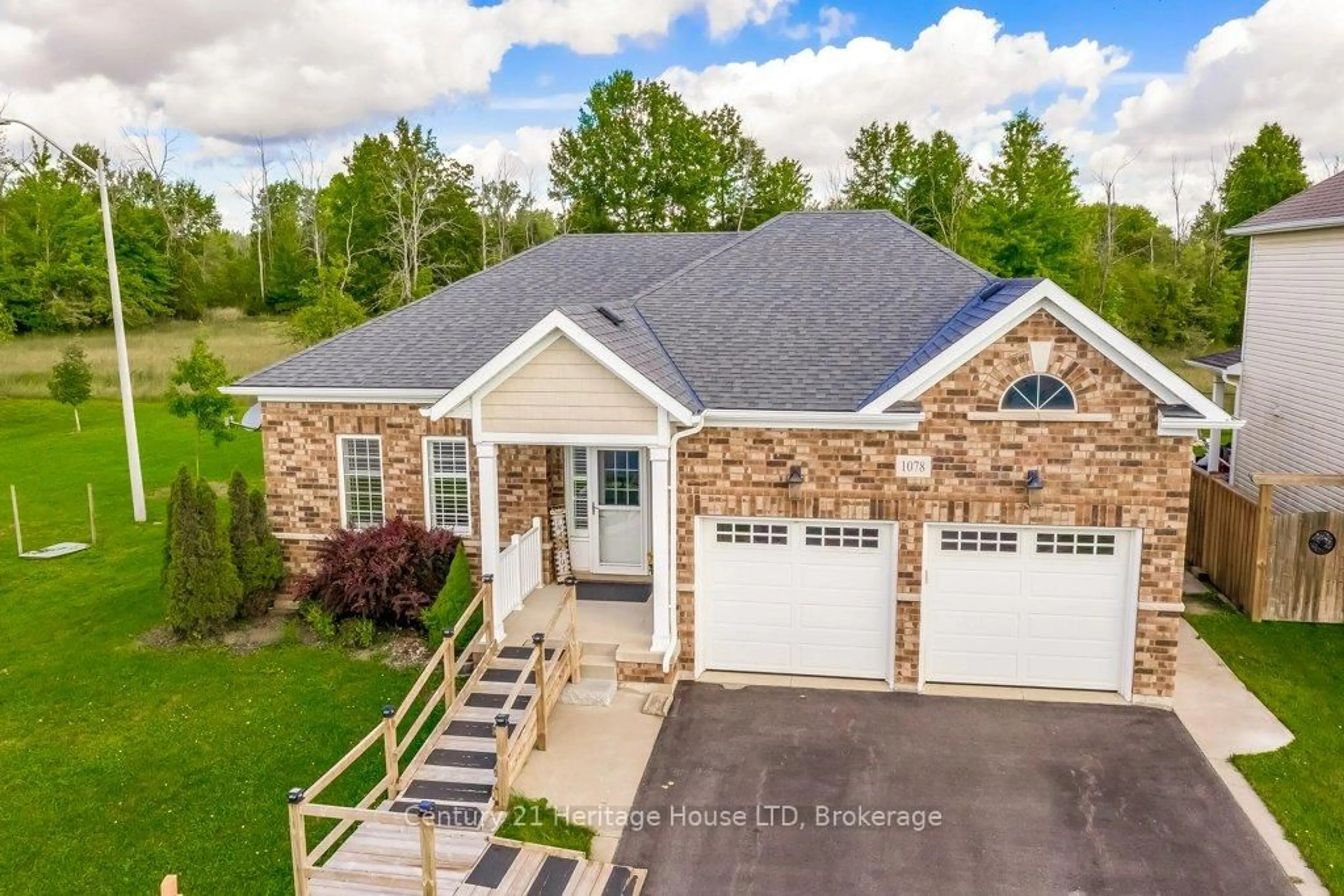 Home with brick exterior material, street for 1078 Kerby St, Fort Erie Ontario L2A 0C1