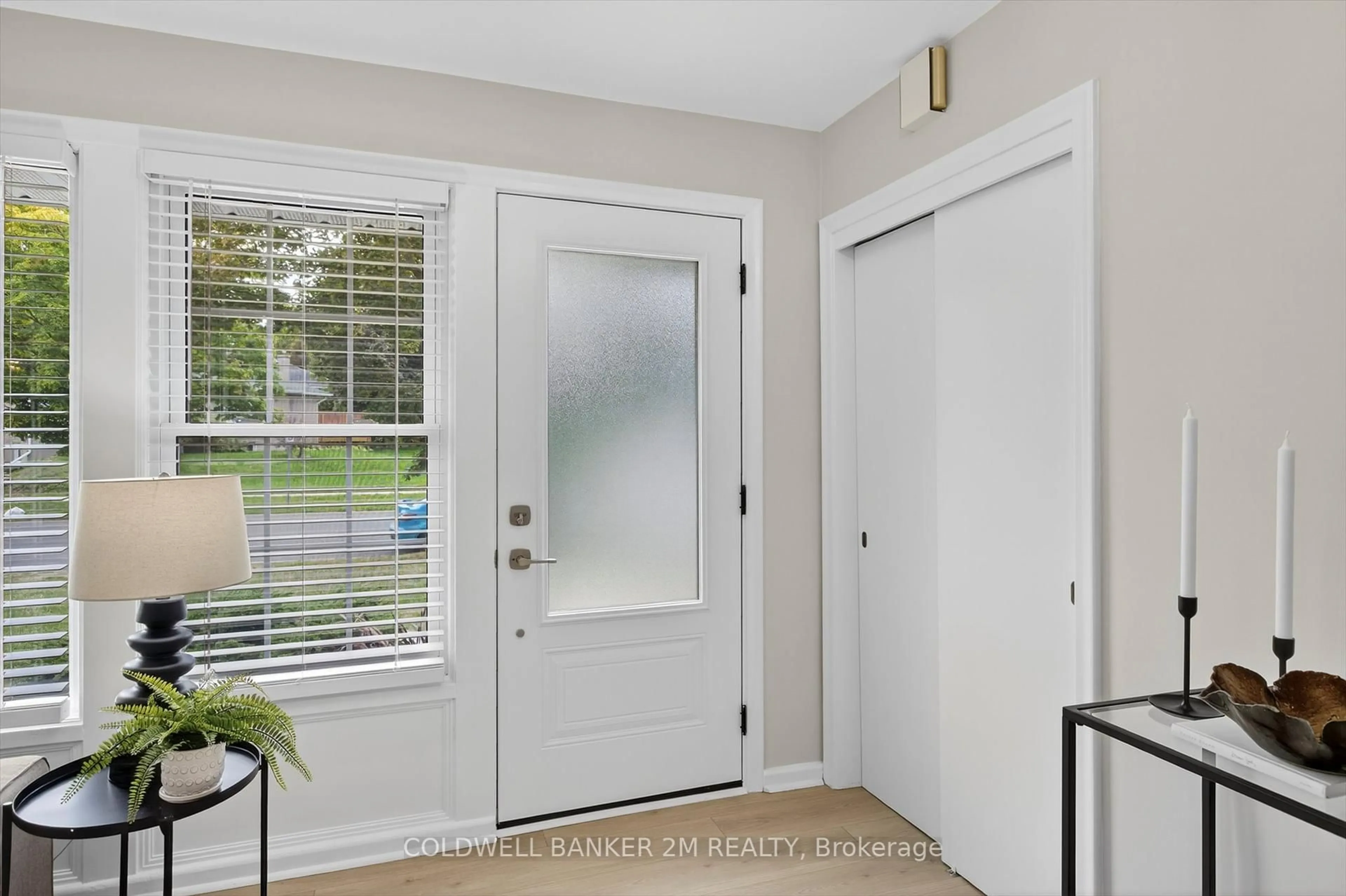 Indoor entryway for 1446 Westbrook Dr, Peterborough Ontario K9J 6R4