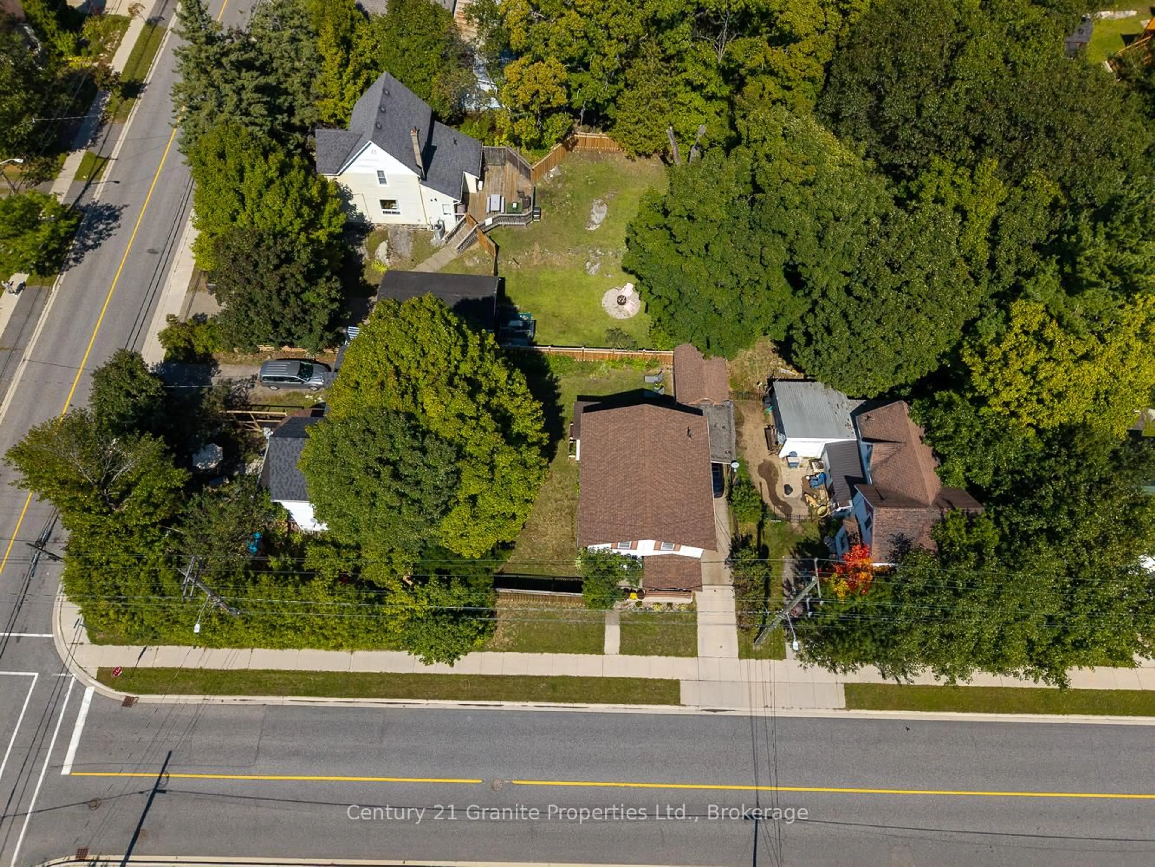 A pic from outside/outdoor area/front of a property/back of a property/a pic from drone, street for 53 Cascade St, Parry Sound Ontario P2A 1J8