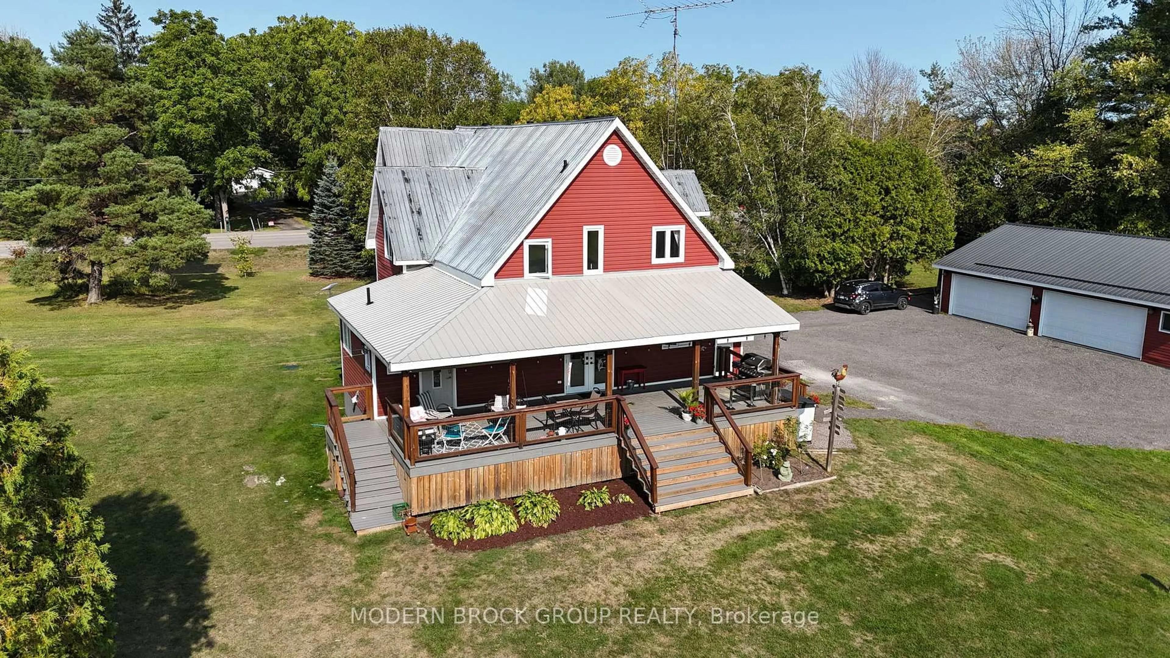 A pic from outside/outdoor area/front of a property/back of a property/a pic from drone, unknown for 8224 County 15 Rd, Augusta Ontario K0G 1R0