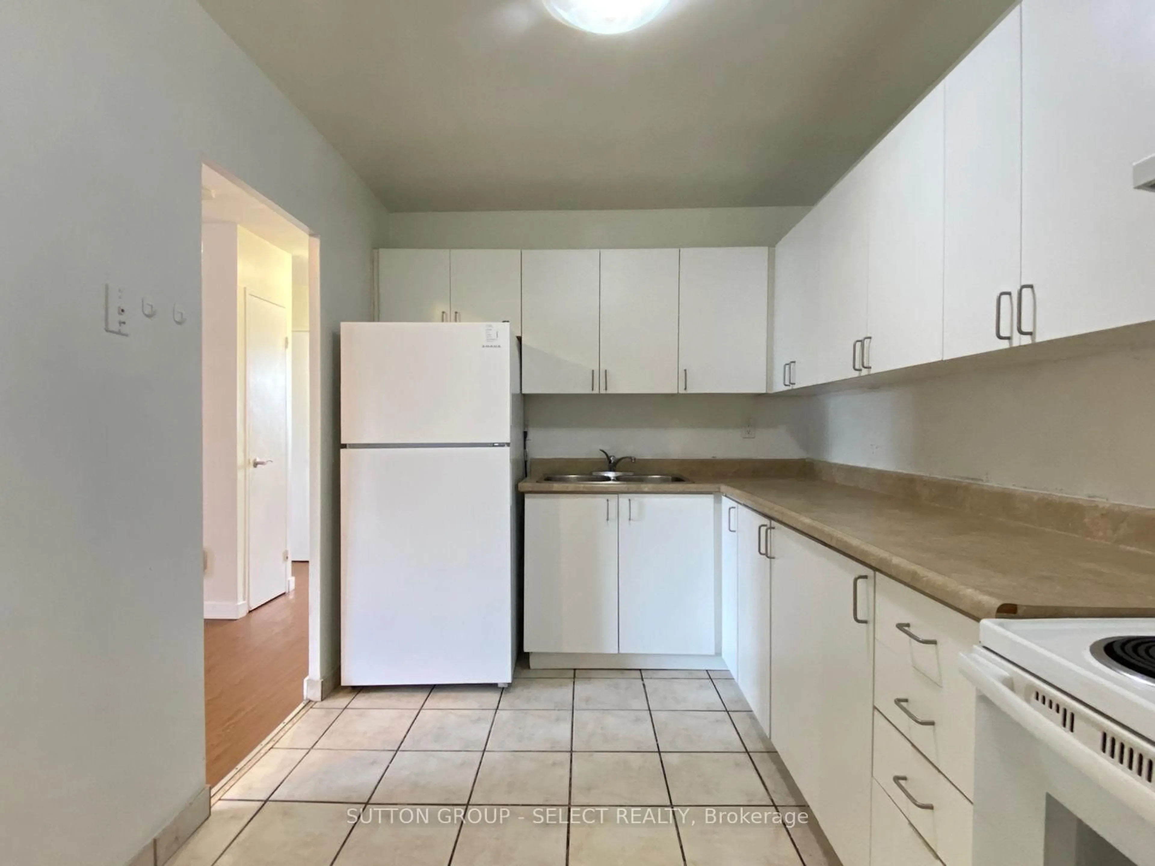 Standard kitchen, unknown for 583 Mornington Ave #204, London East Ontario N5Y 3E9