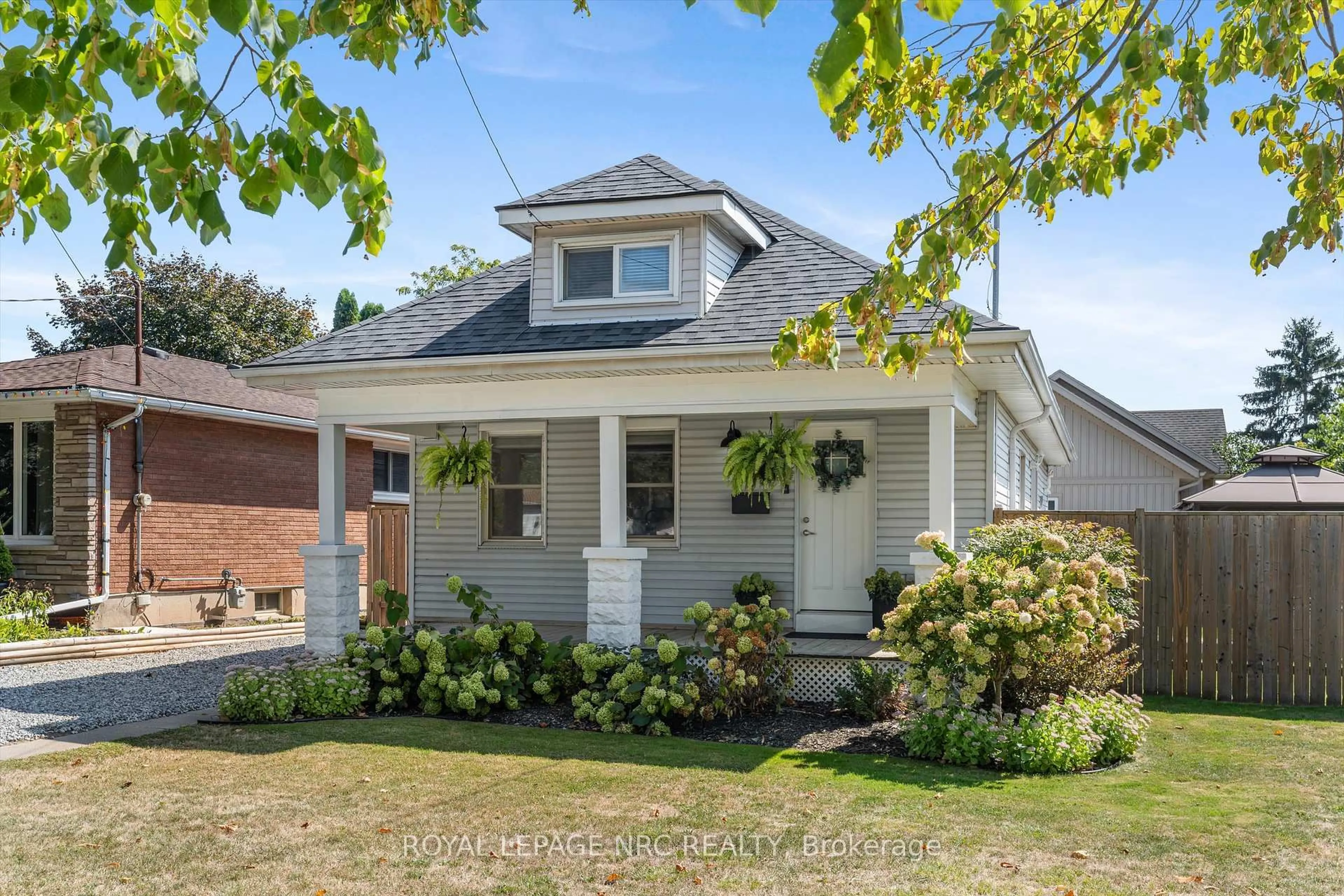 Home with brick exterior material, street for 264 Lakeshore Rd, St. Catharines Ontario L2M 7R3