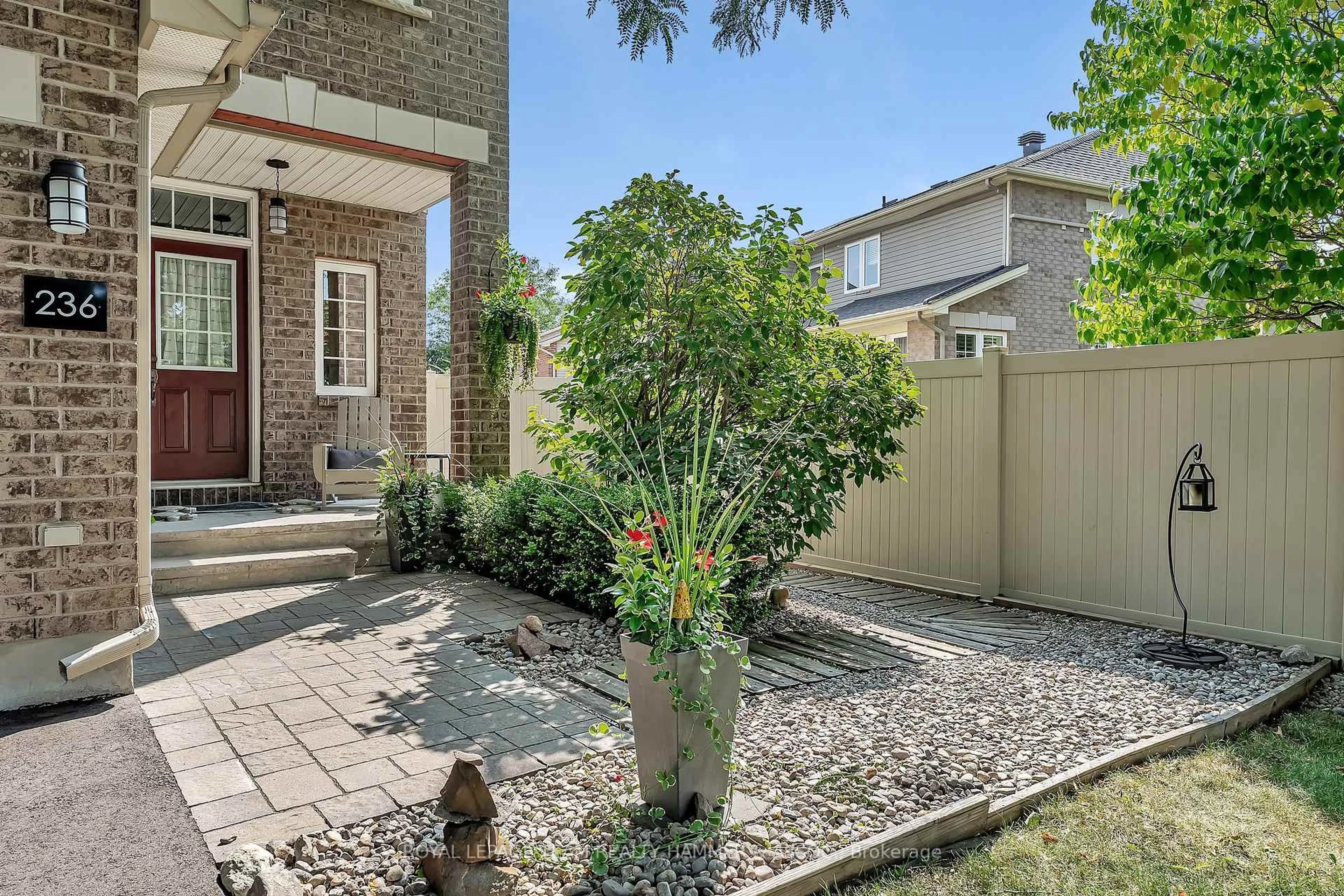 Patio, street for 236 Bookton Pl, Ottawa Ontario K1V 2H5