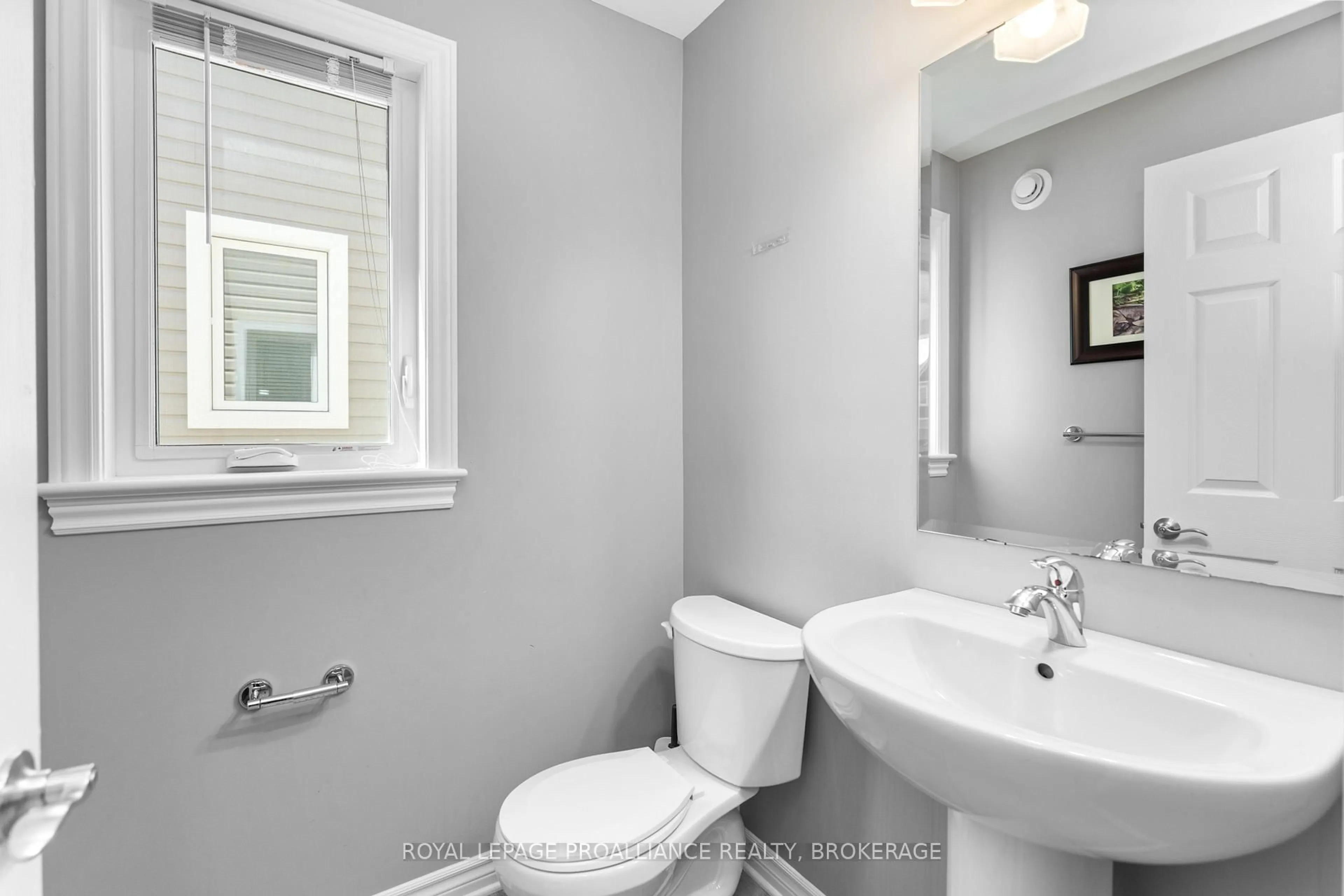 Standard bathroom, unknown for 1374 Monarch Dr, Kingston Ontario K7P 0S2