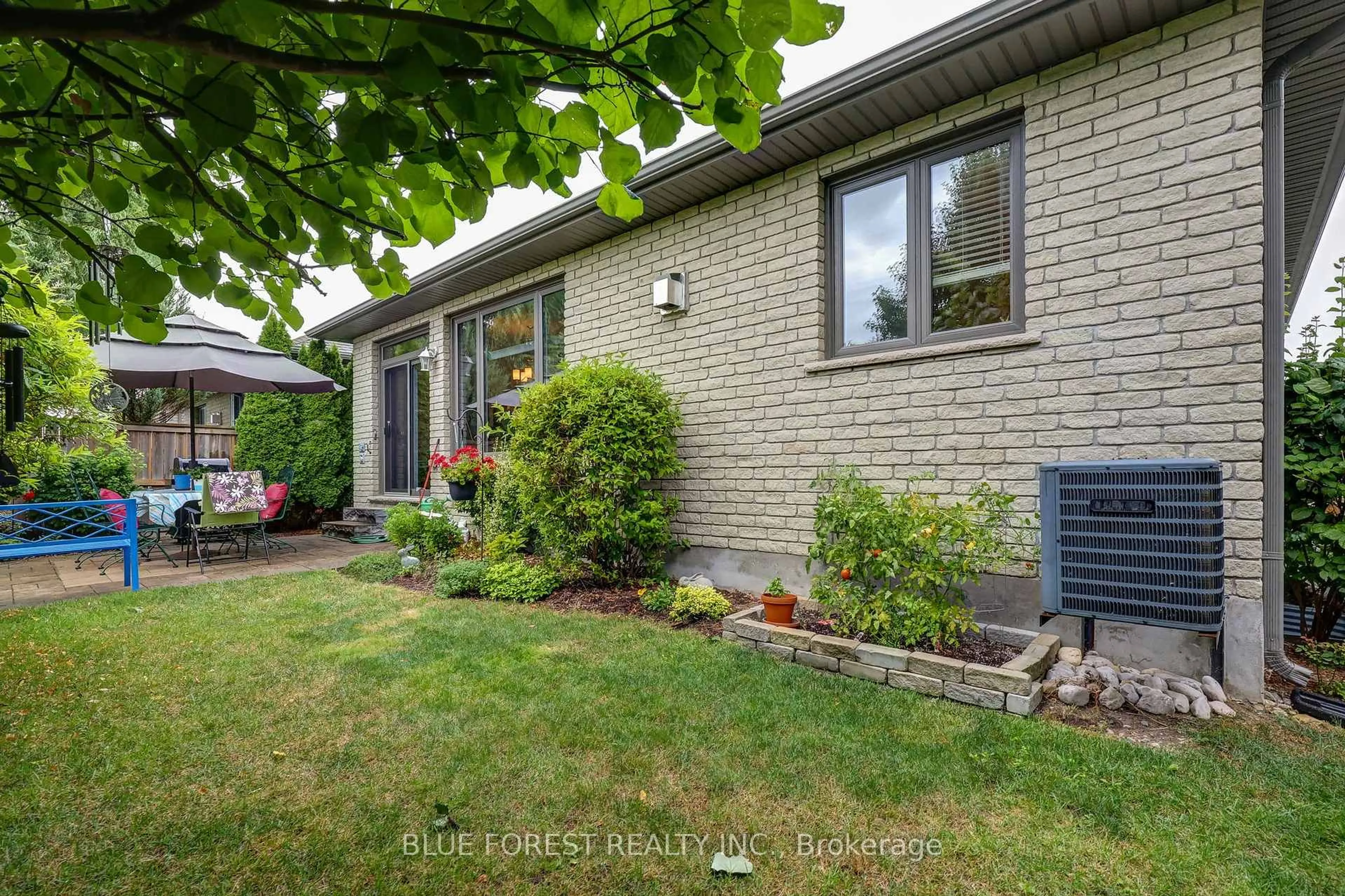 Home with brick exterior material, street for 9 Dausett Dr #81, Middlesex Centre Ontario N0L 1R0