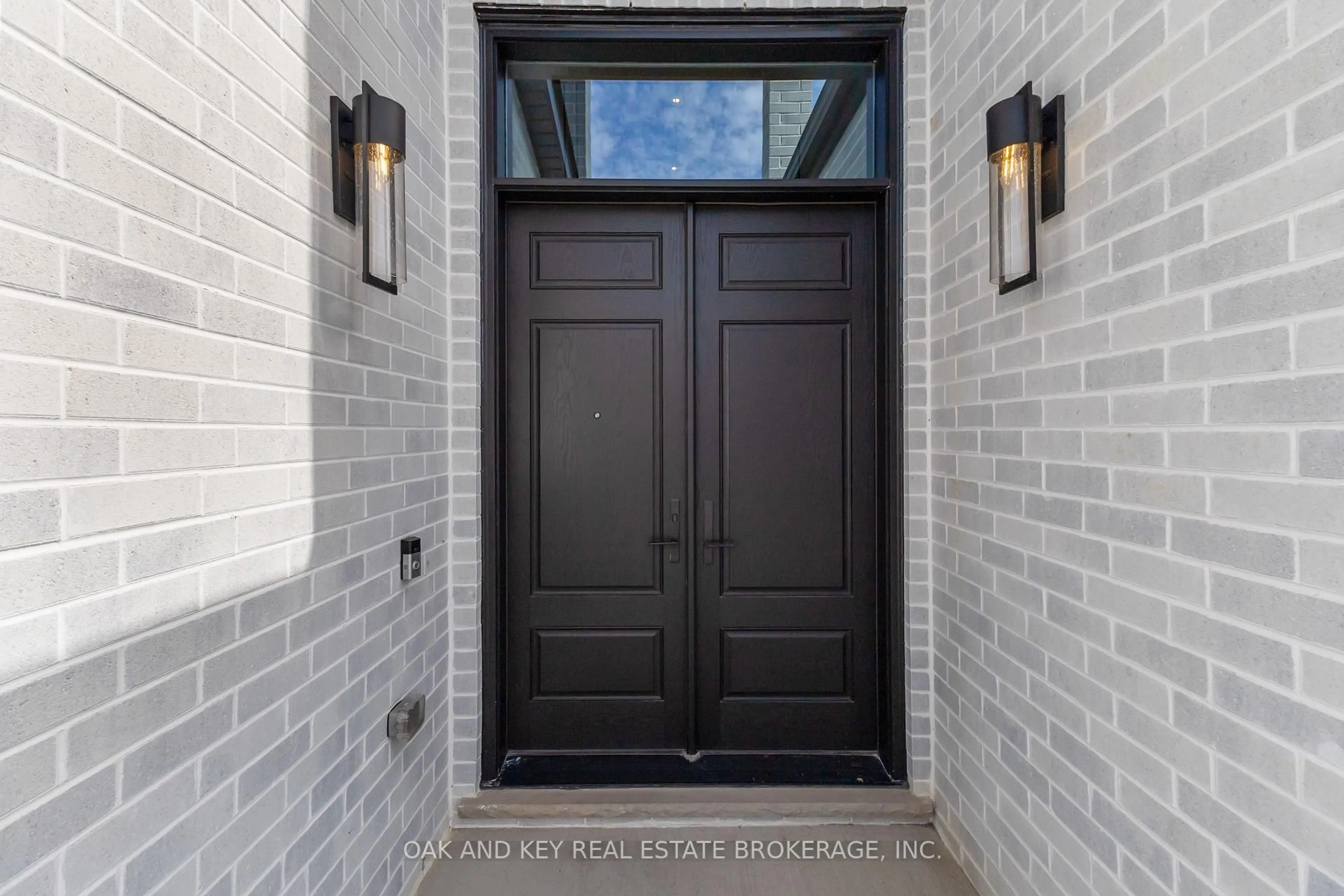 Indoor entryway for 119 DAVENTRY Way, Middlesex Centre Ontario N0L 1R0