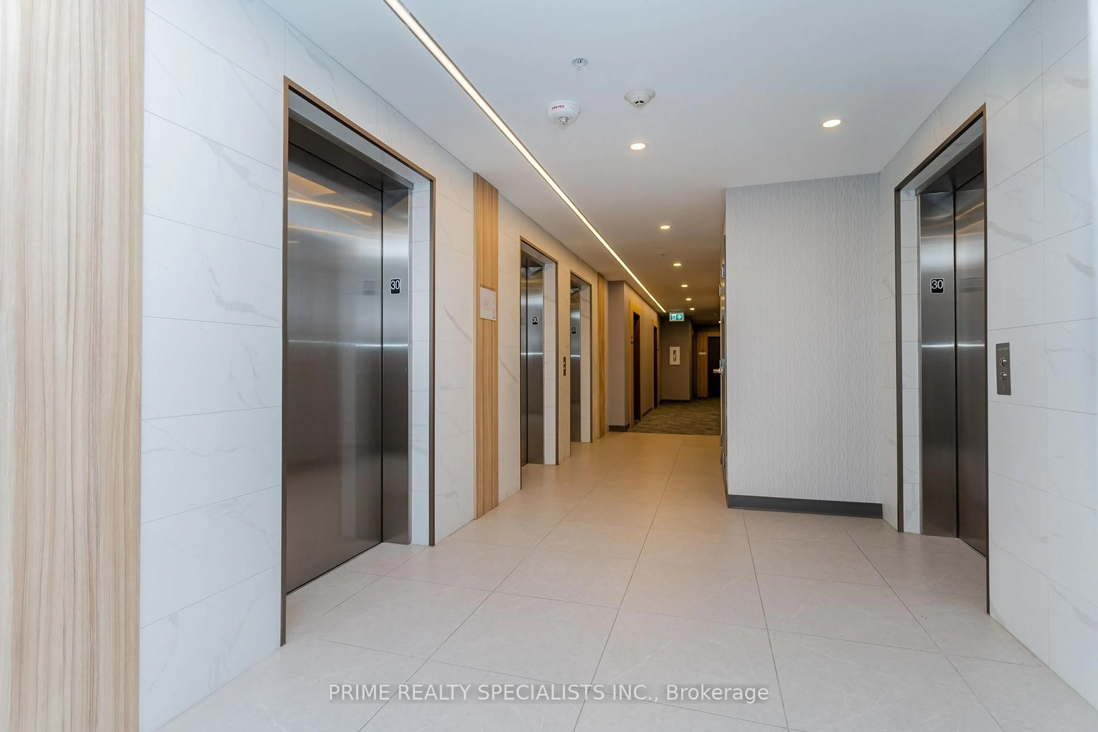 Indoor foyer for 60 Frederick St #3010, Kitchener Ontario N2H 0C7