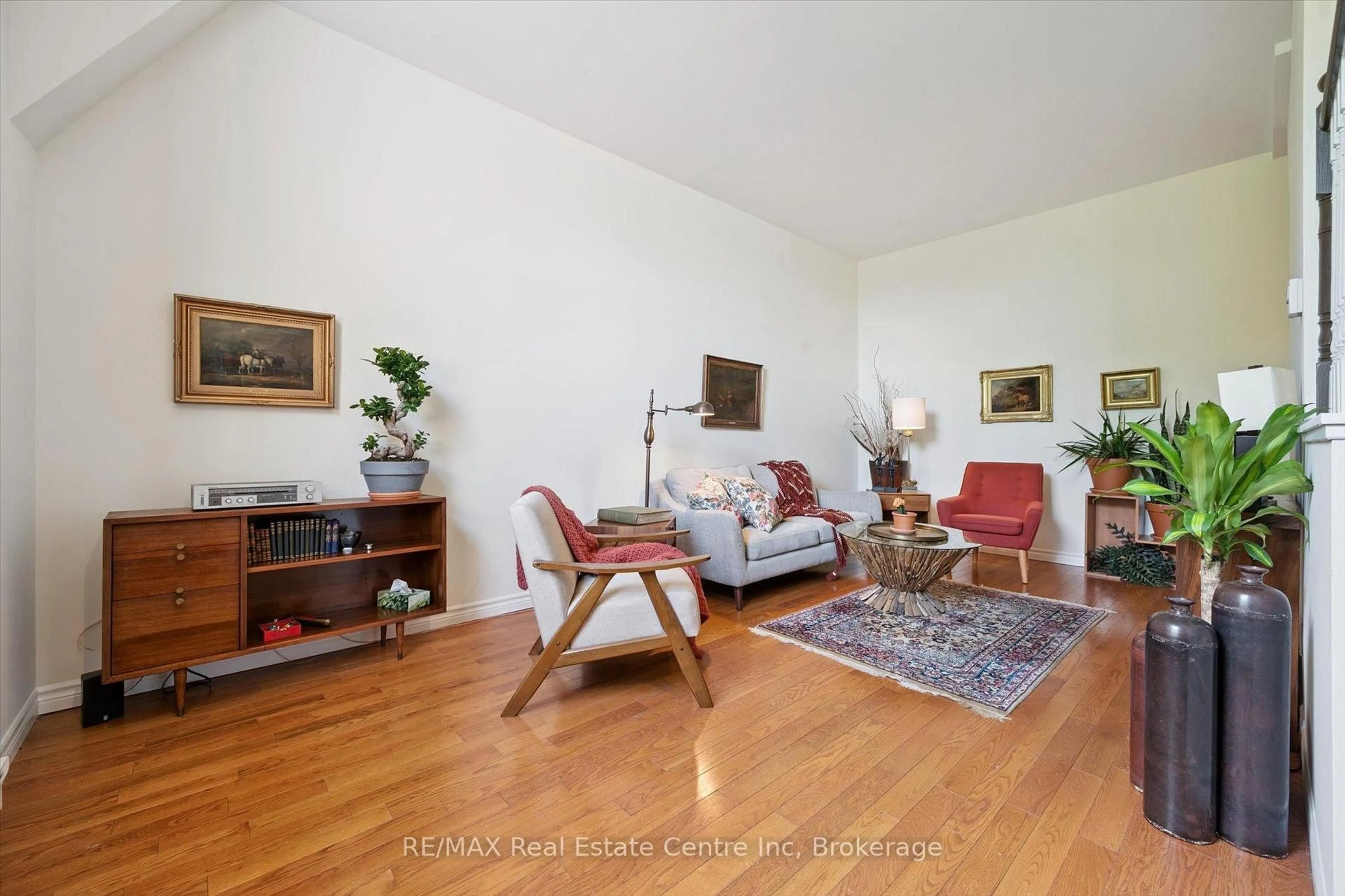 Living room with furniture, unknown for 200 WOOLWICH St #204, Guelph Ontario N1H 3V7