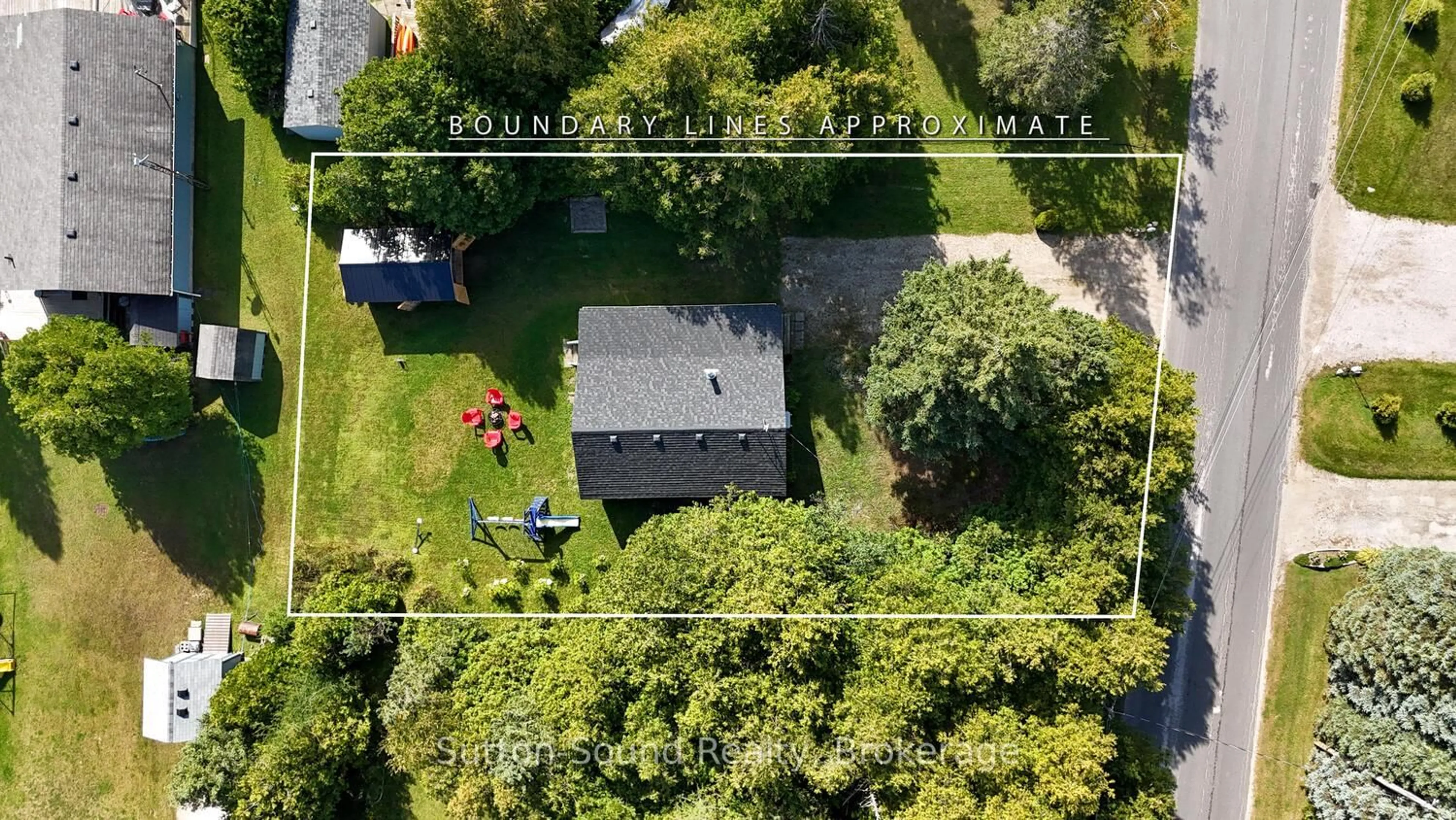 A pic from outside/outdoor area/front of a property/back of a property/a pic from drone, street for 871 Pike Bay Rd, Northern Bruce Peninsula Ontario N0H 2T0