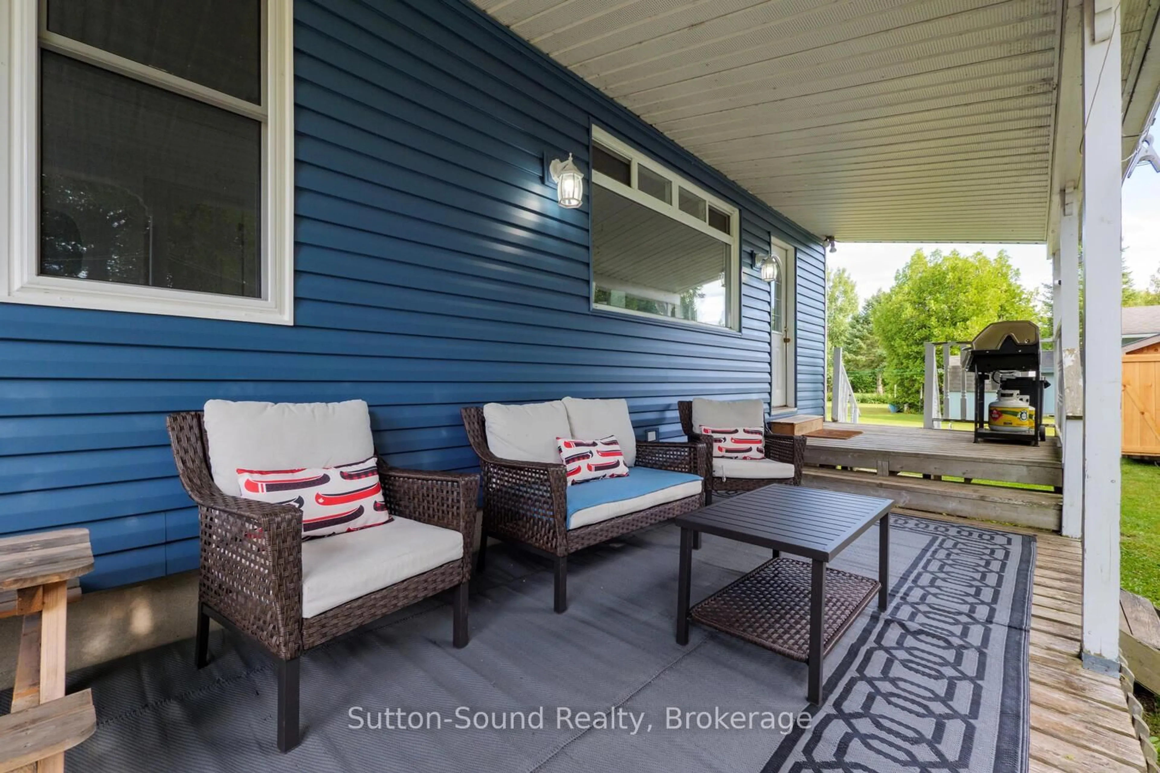 Patio, street for 871 Pike Bay Rd, Northern Bruce Peninsula Ontario N0H 2T0