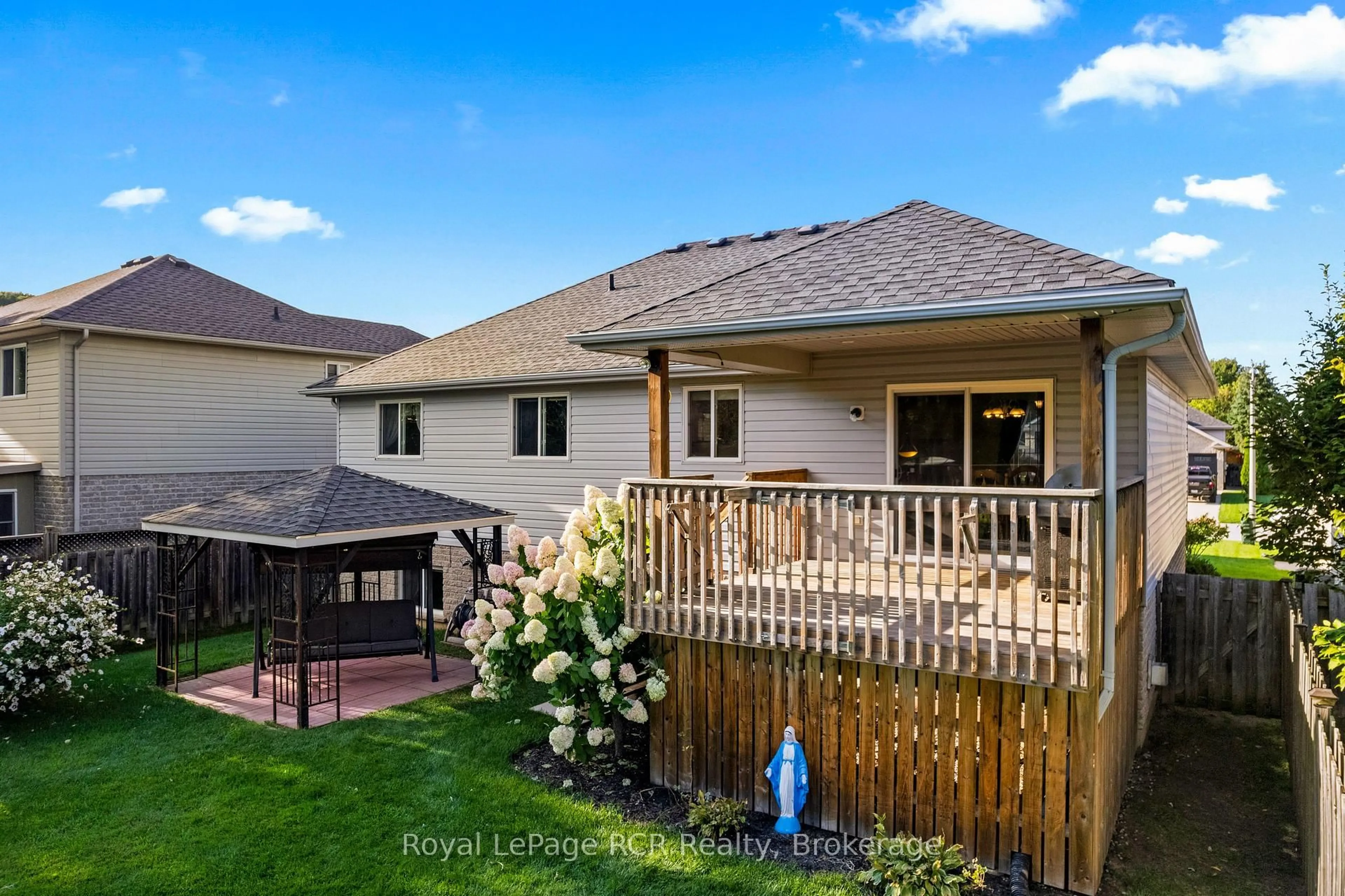 Patio, unknown for 423 1st St, Georgian Bluffs Ontario N4K 6Z7