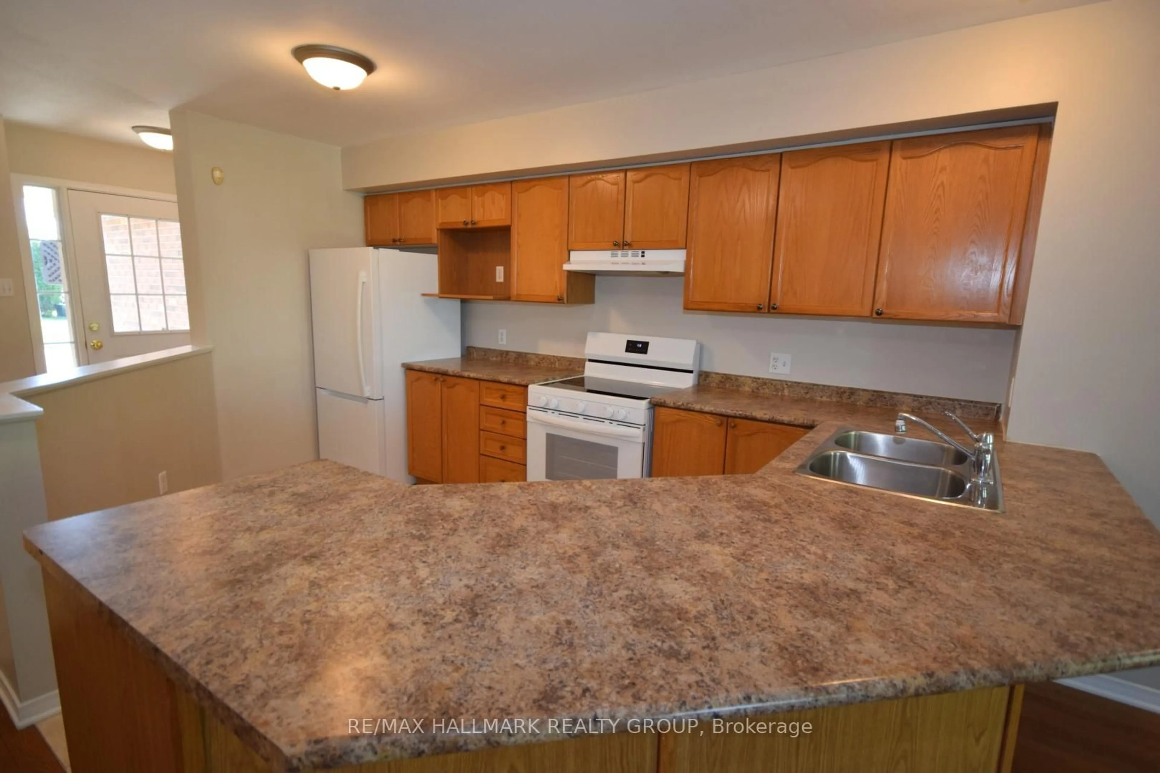 Standard kitchen, unknown for 119 Topham Terr, Orleans Ontario K4A 5B8