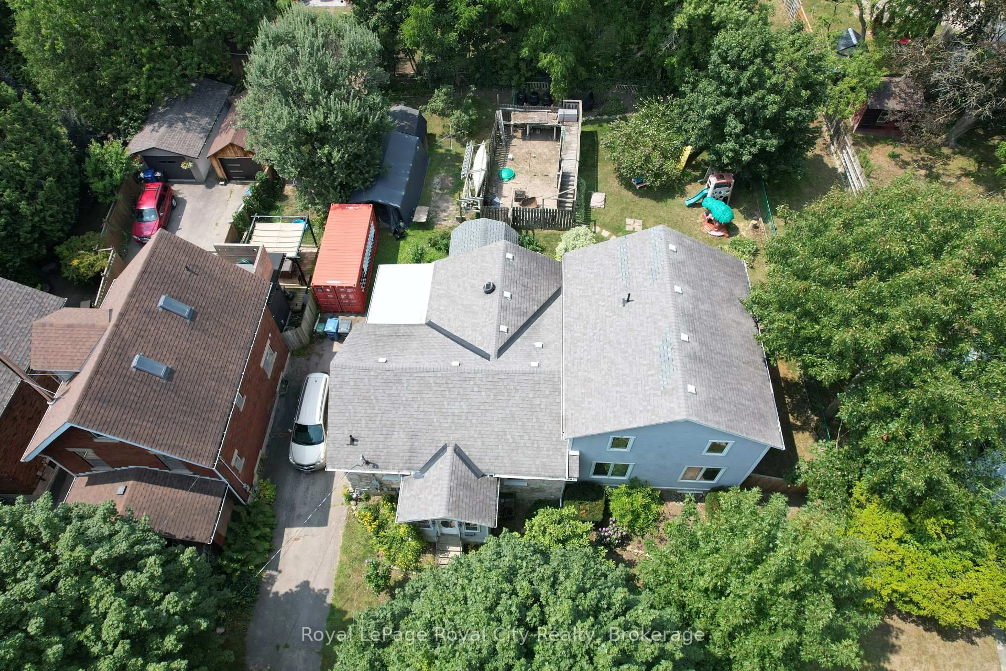 A pic from outside/outdoor area/front of a property/back of a property/a pic from drone, street for 69 Nottingham St, Guelph Ontario N1H 3M9
