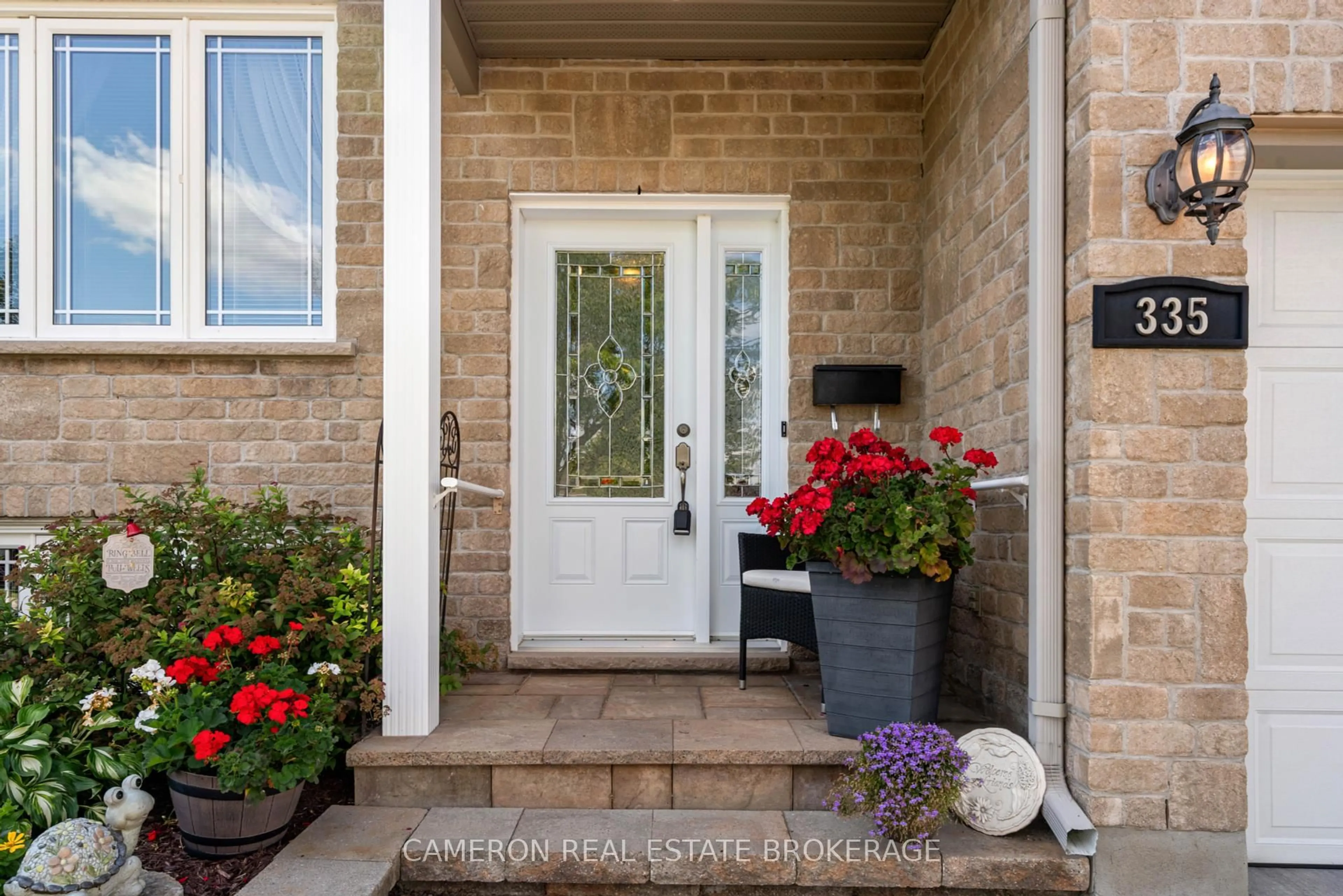 Indoor entryway for 335 Emma Ave, Cornwall Ontario K6J 0A2