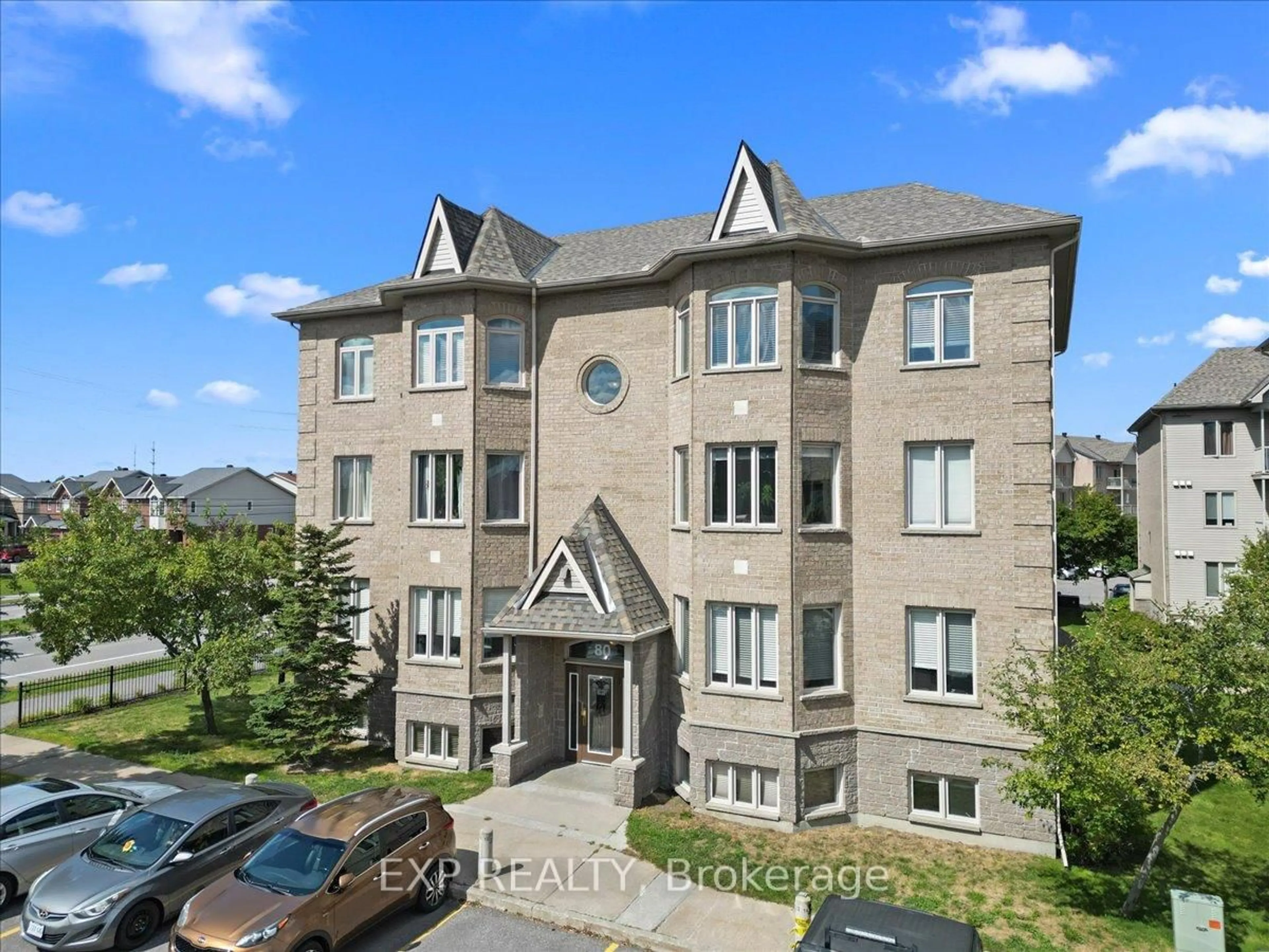 A pic from outside/outdoor area/front of a property/back of a property/a pic from drone, building for 80 BRIARGATE Private #1, Ottawa Ontario K4A 0C3