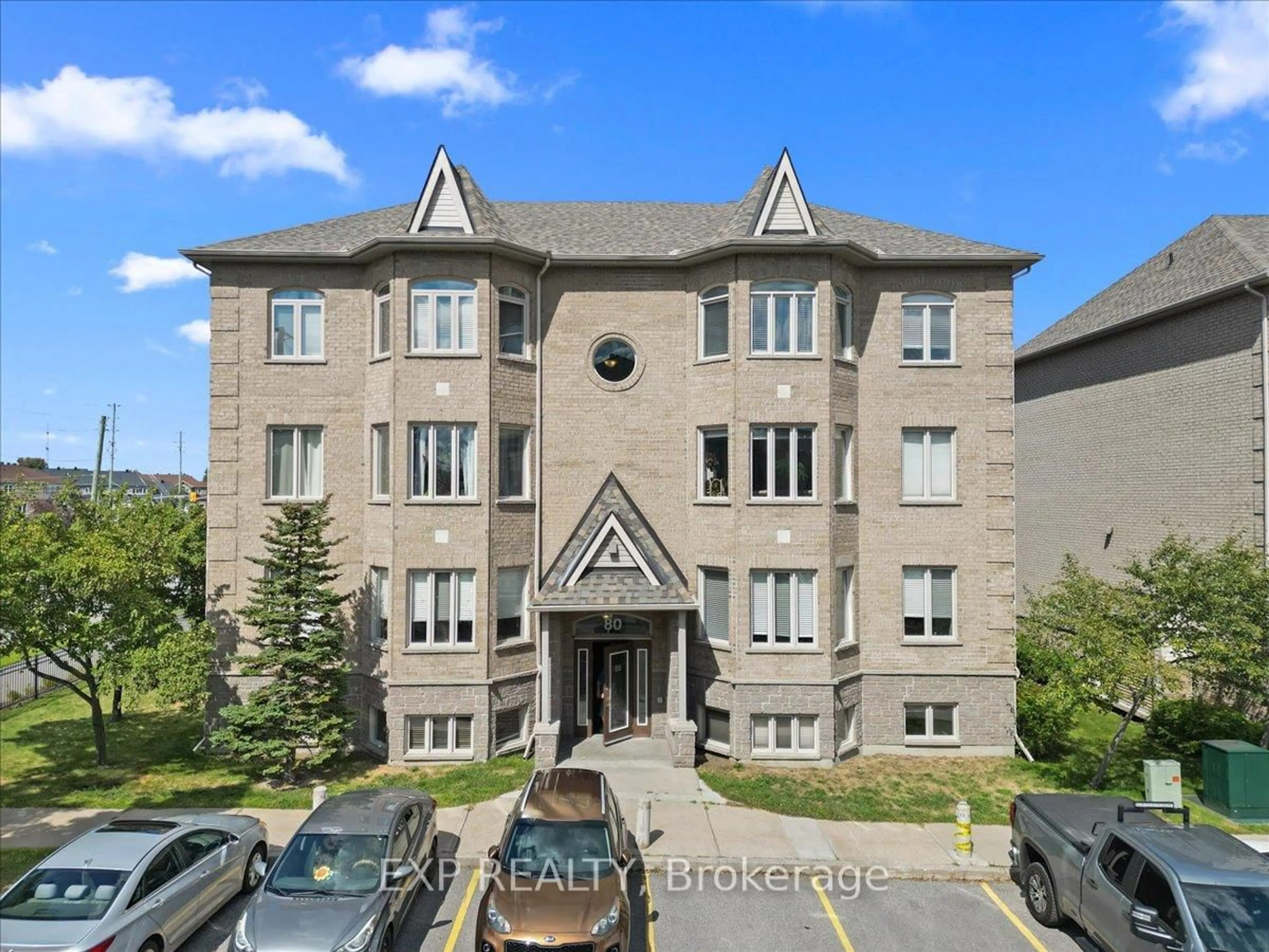 Indoor foyer for 80 BRIARGATE Private #1, Ottawa Ontario K4A 0C3